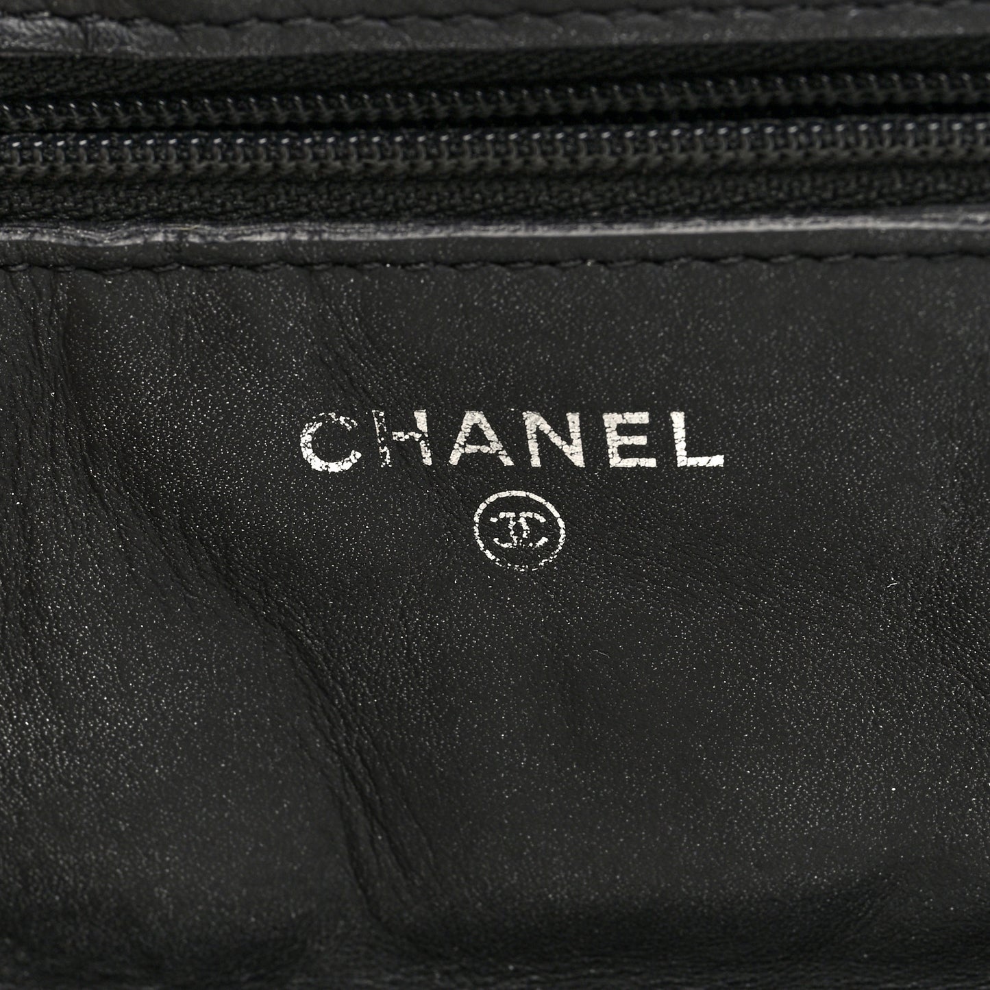 Patent Goatskin Quilted Paris Dallas Wallet On Chain WOC Black