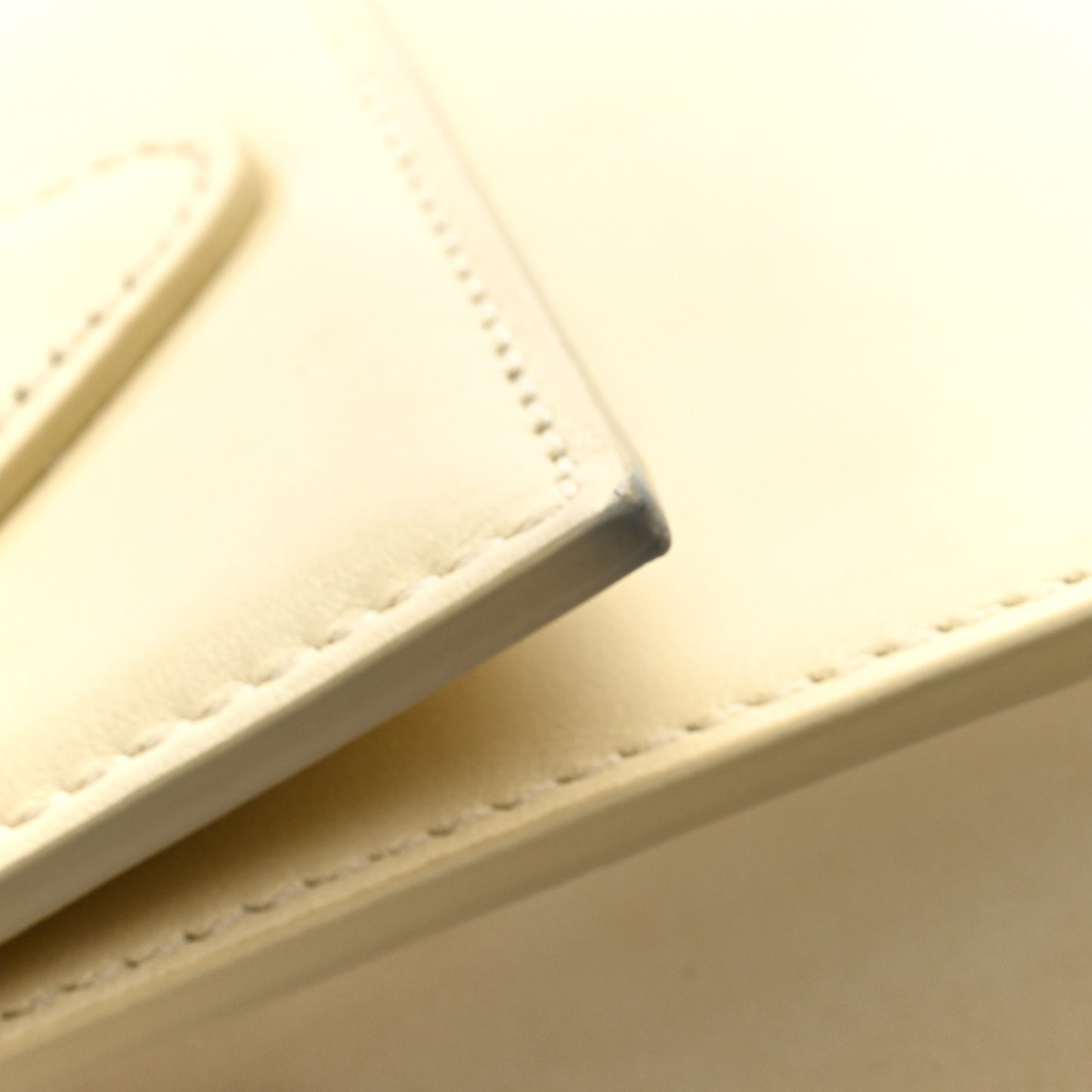 Smooth Calfskin Le Grand Chiquito Ivory