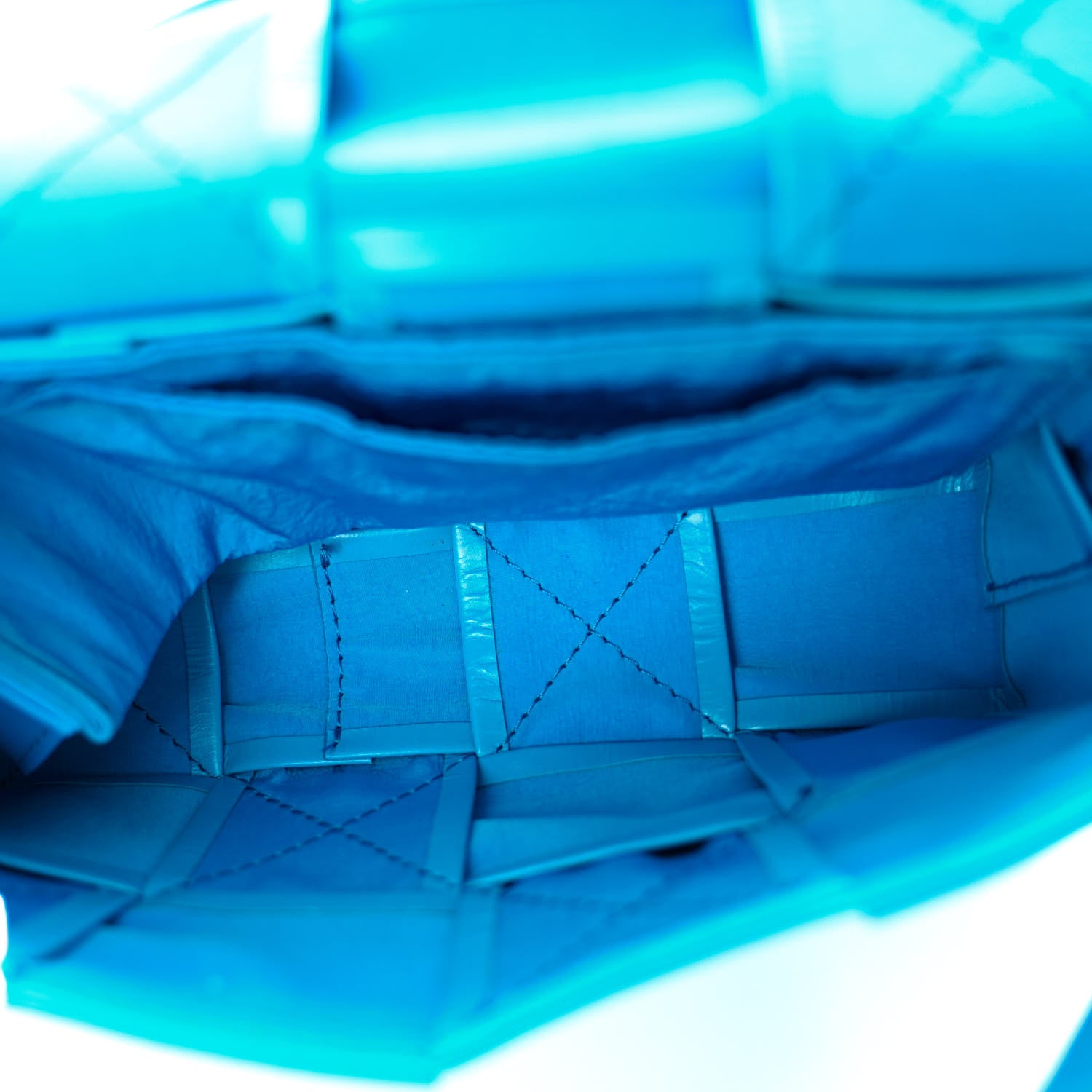 Bottega Veneta Paper Calfskin Intrecciato Cassette Belt Bag Pool 5 of 10