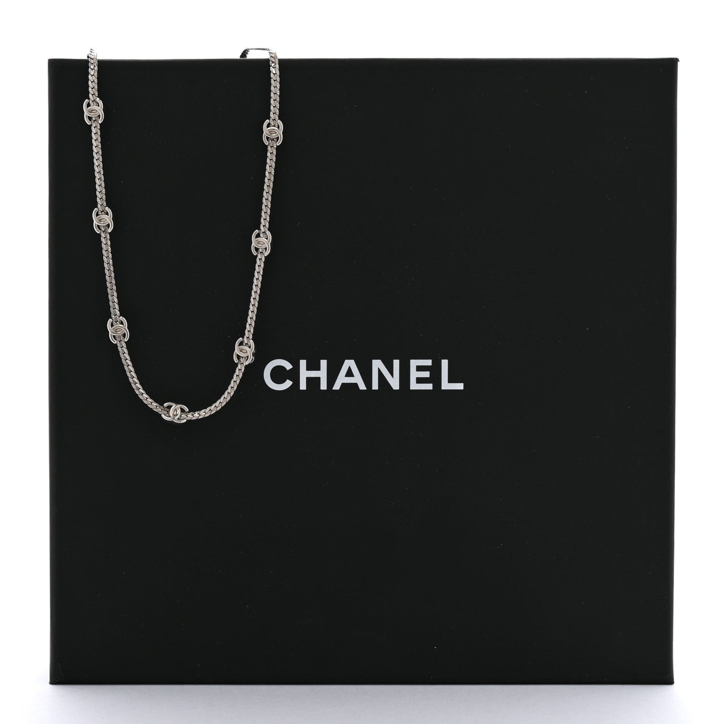 Metal CC Short Chain Necklace Gold