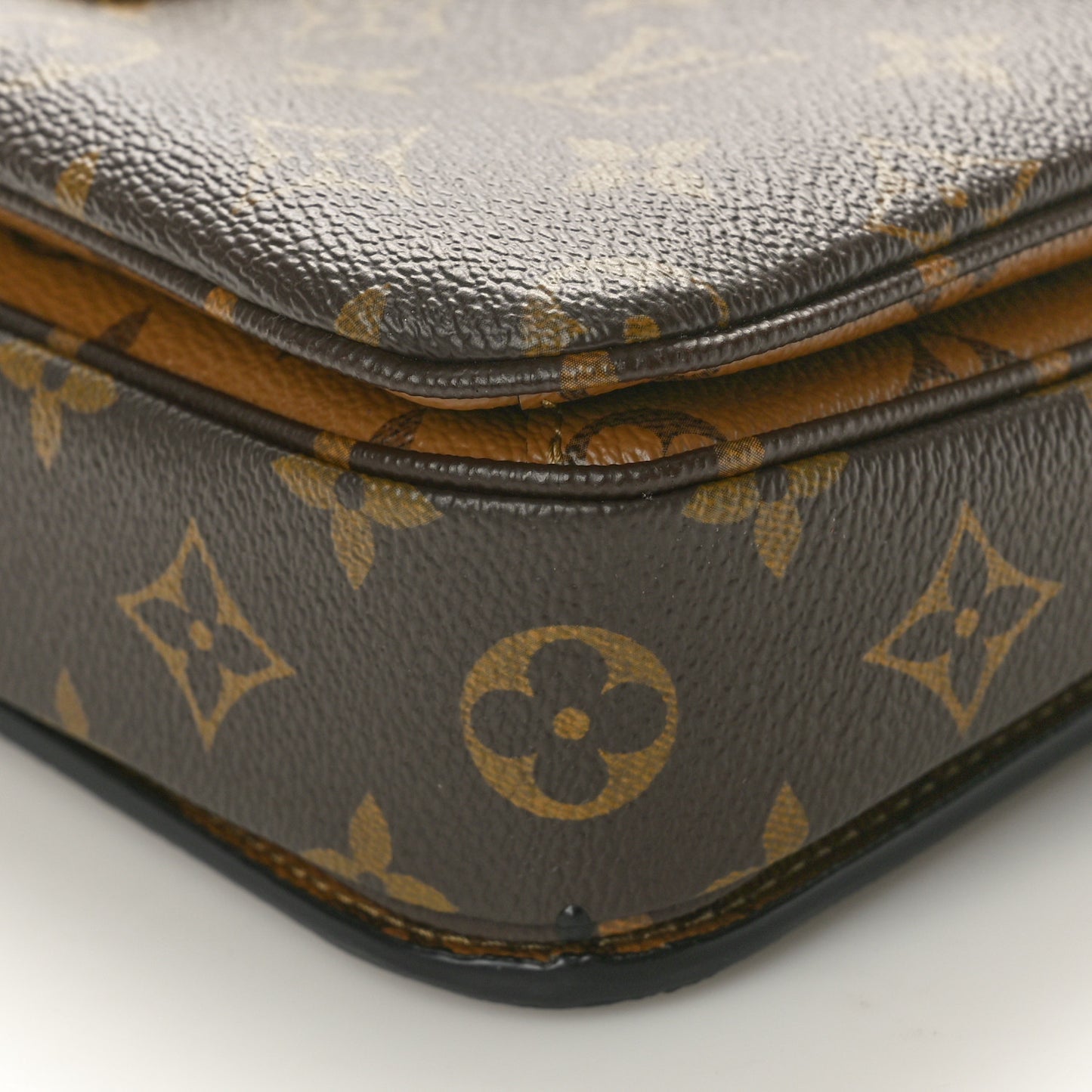 Reverse Monogram Pochette Metis
