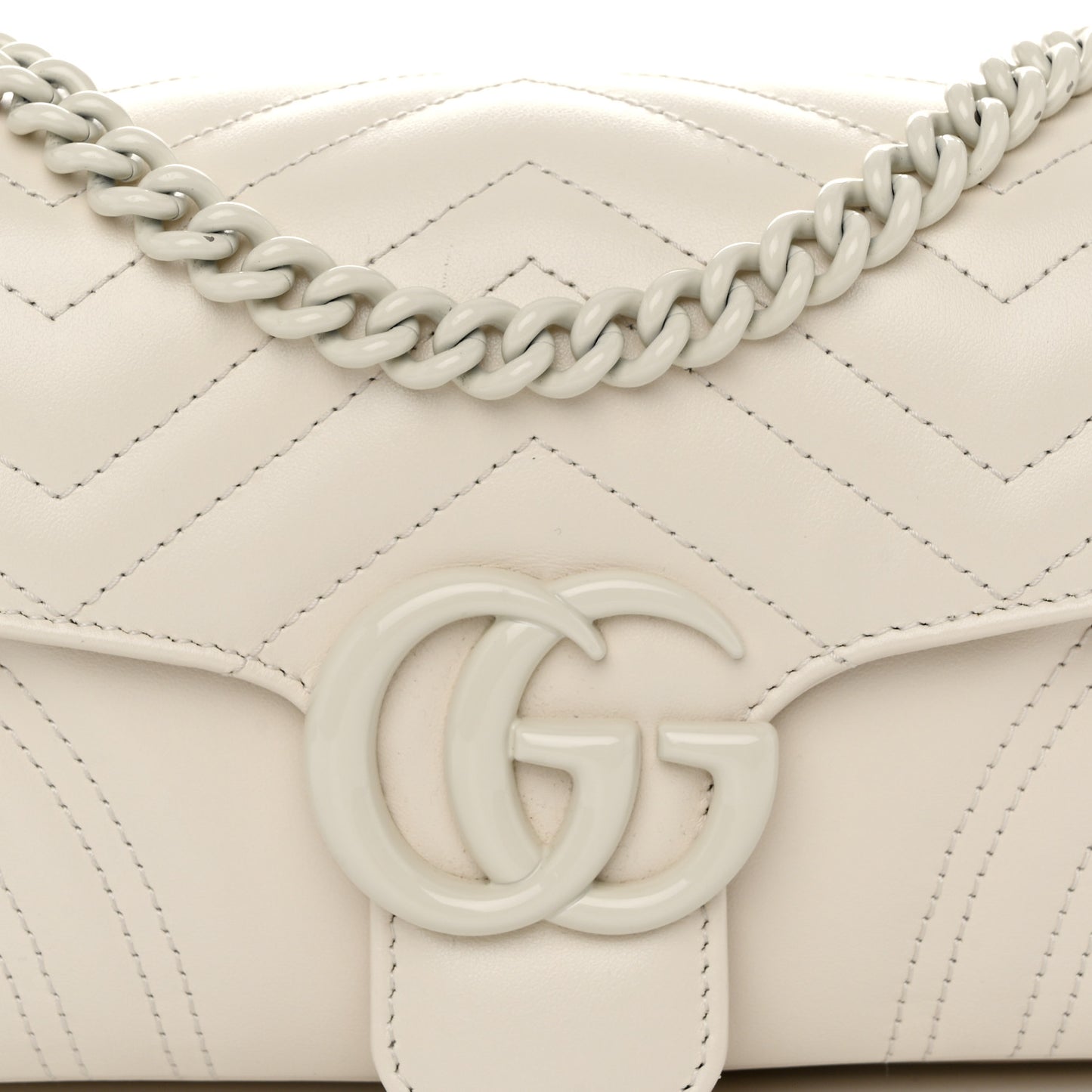 Calfskin Matelasse Monochrome GG Marmont Crossbody Shoulder Bag White