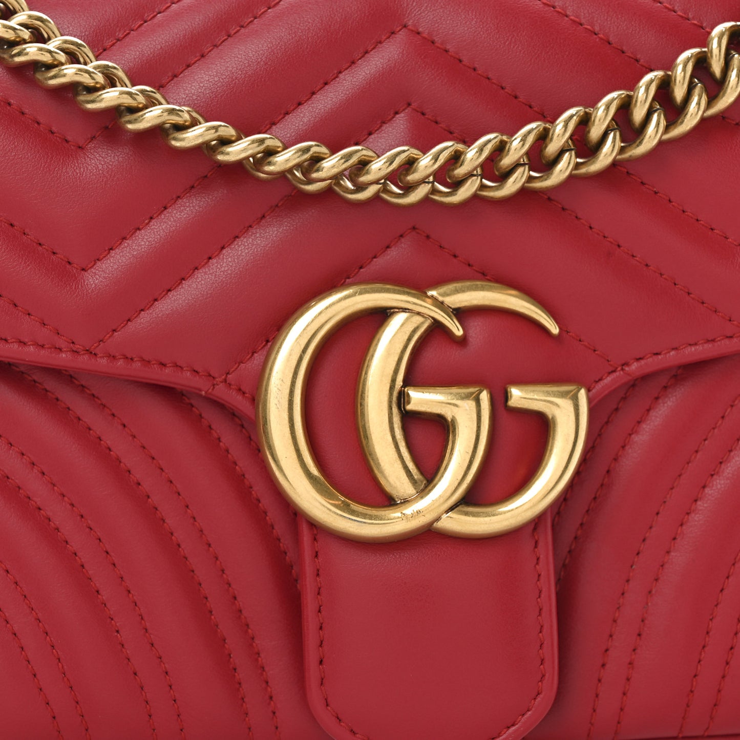 Calfskin Matelasse Small GG Marmont Shoulder Bag Hibiscus Red