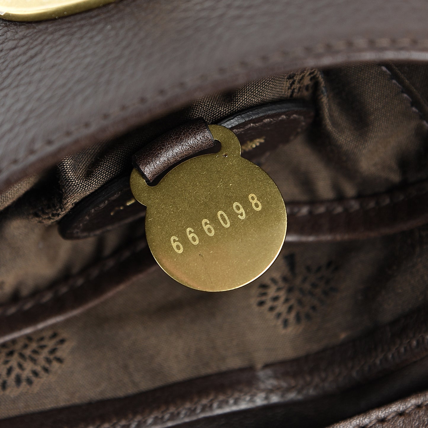 Natural Calfskin Shoulder Bag Chocolate