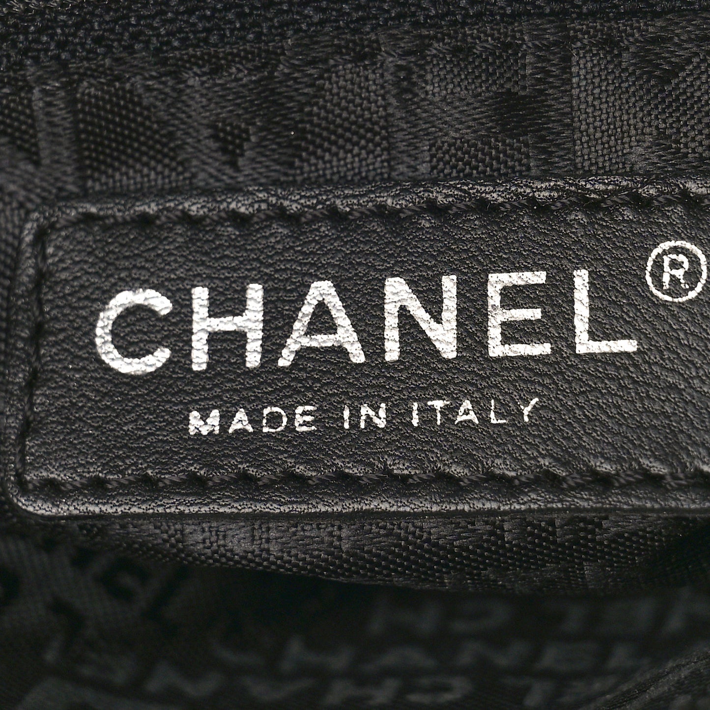Lambskin Camellia No. 5 Chain Pouch Black