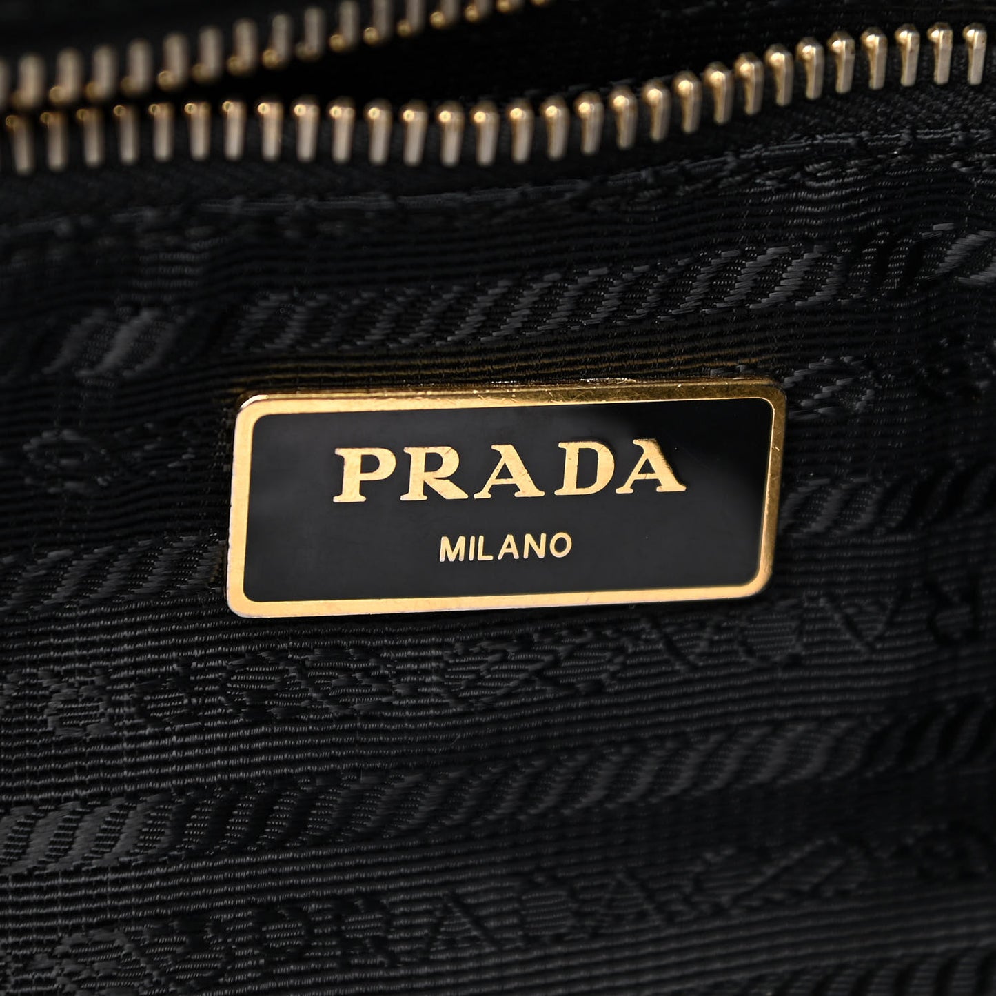 Nylon Tessuto Messenger Bag Black