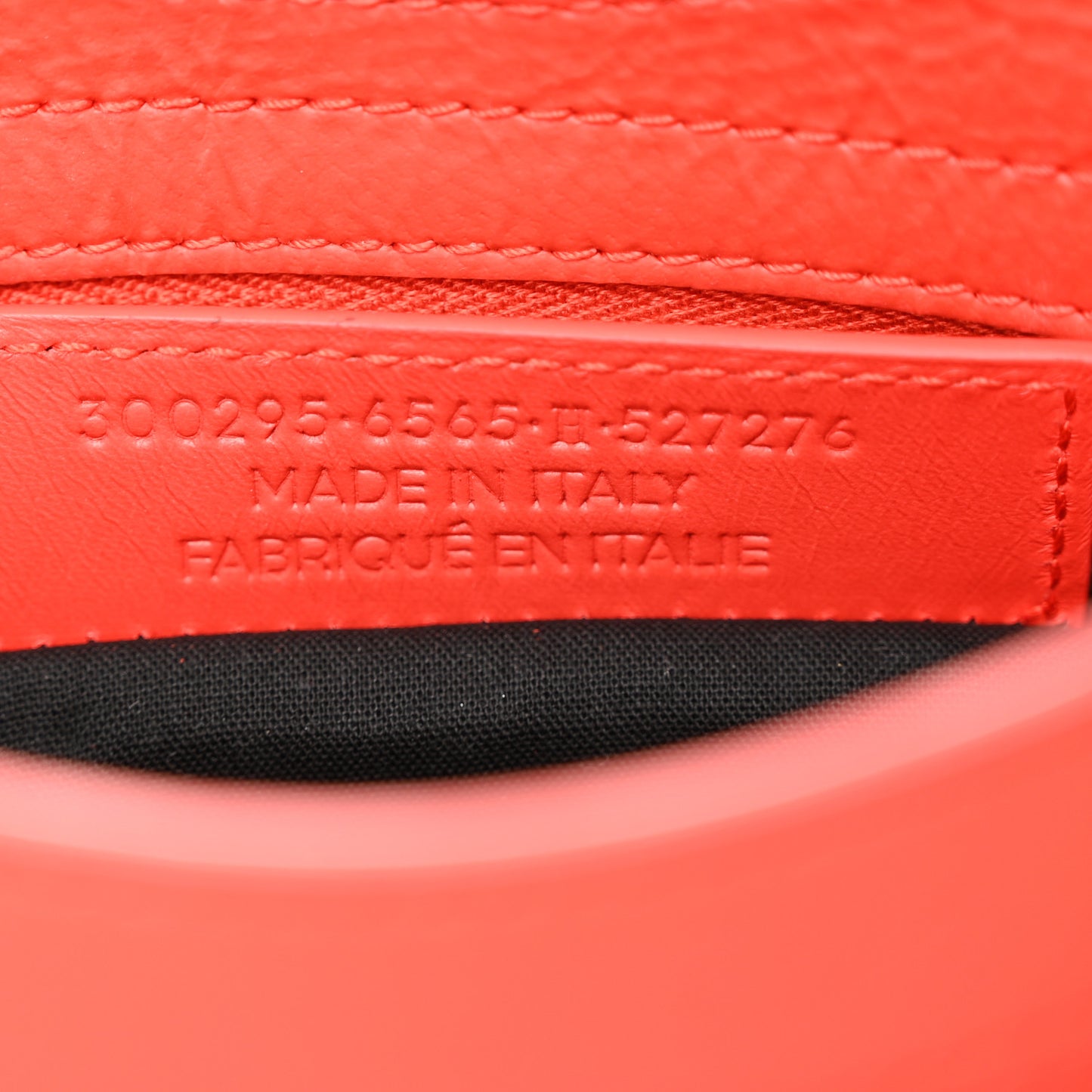 Matte Goatskin Rubber Covered Classic Hardware Mini City Rouge Coquelicot Rouge Braise
