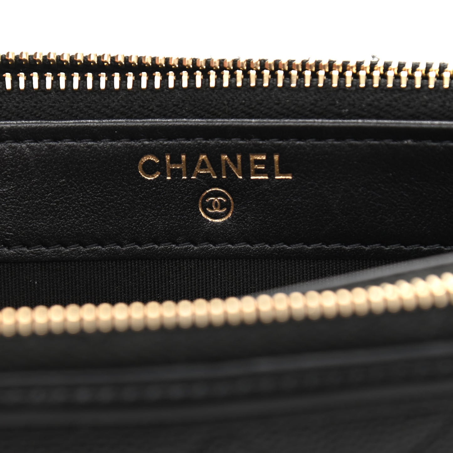 Caviar Quilted CC Filigree Clutch With Chain Black
