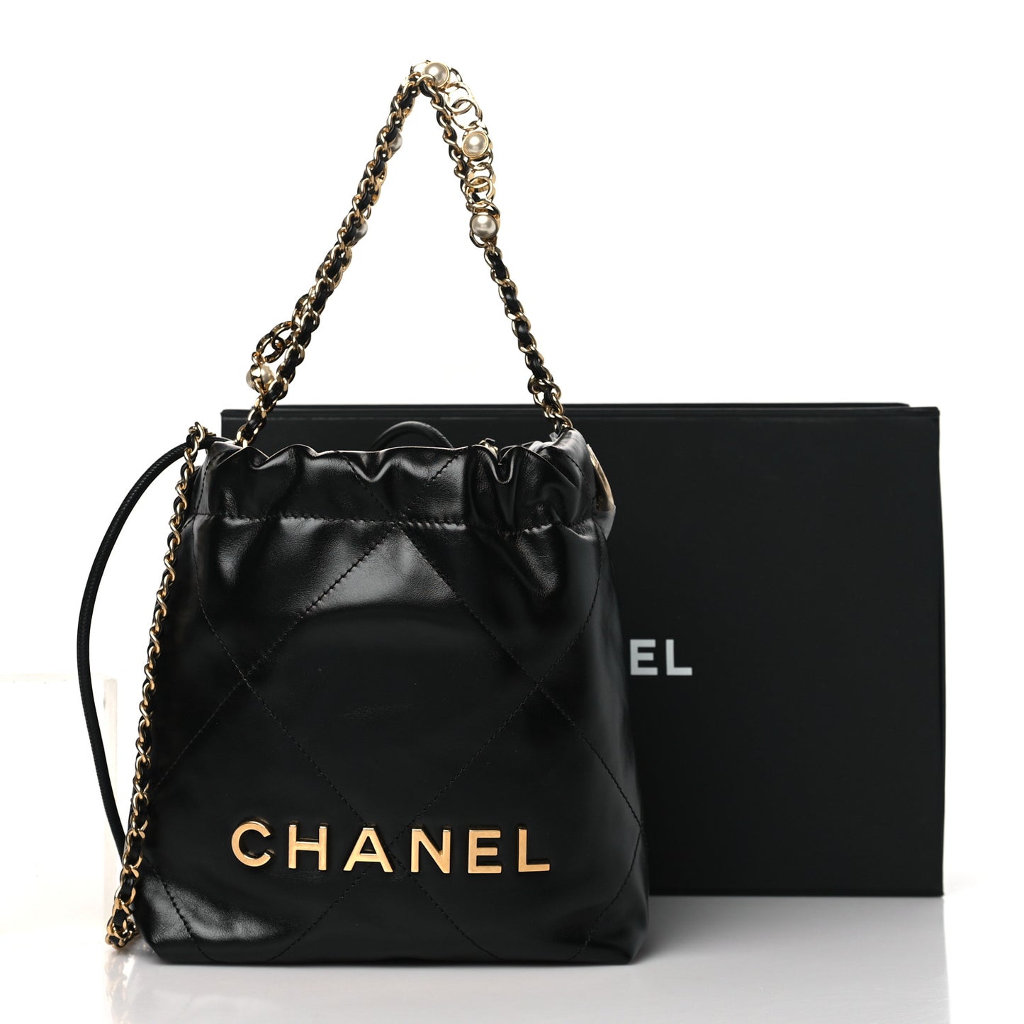 Shiny Calfskin Quilted Pearl CC Chain Mini Chanel 22 Black