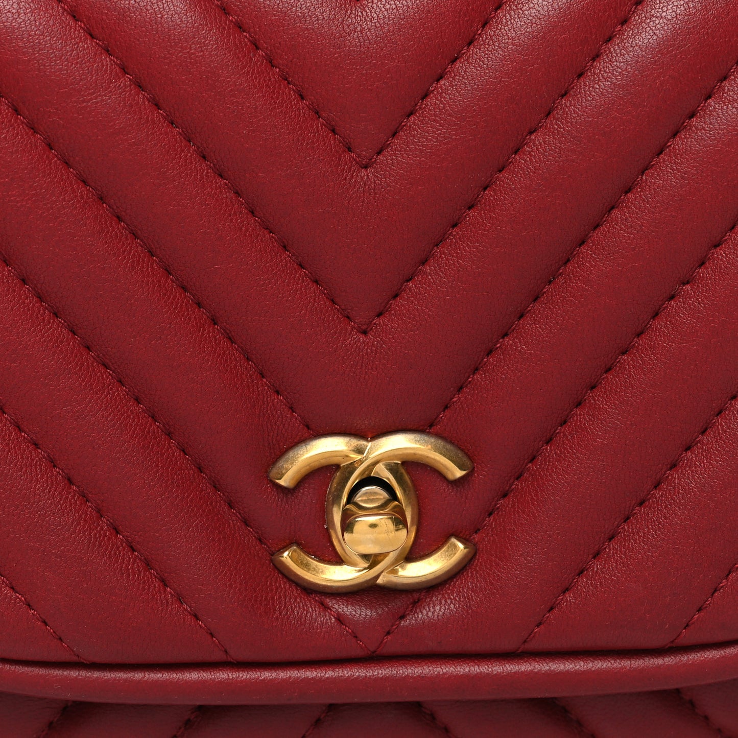 Lambskin Reverse Chevron Quilted Mini Round Top Handle Flap Red