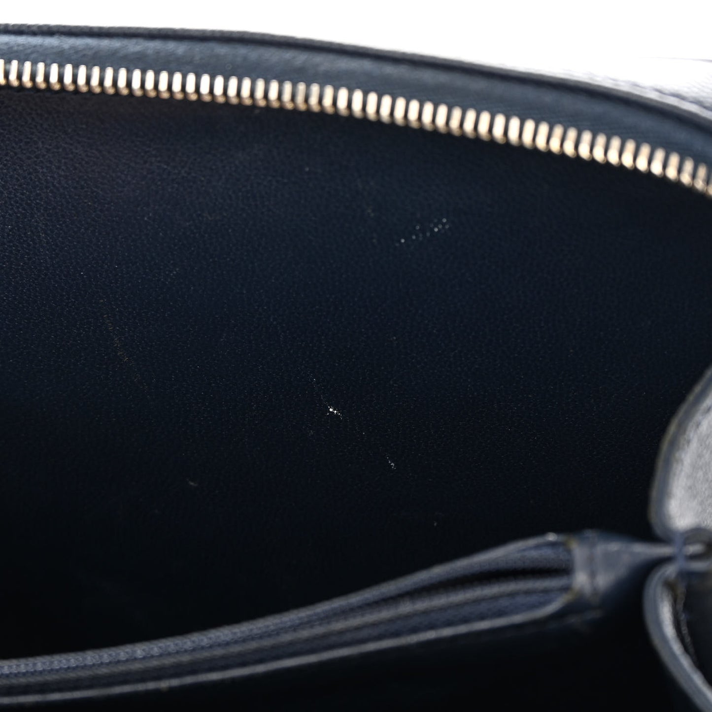 Caviar Quilted Medium CC Filigree Vanity Case Navy