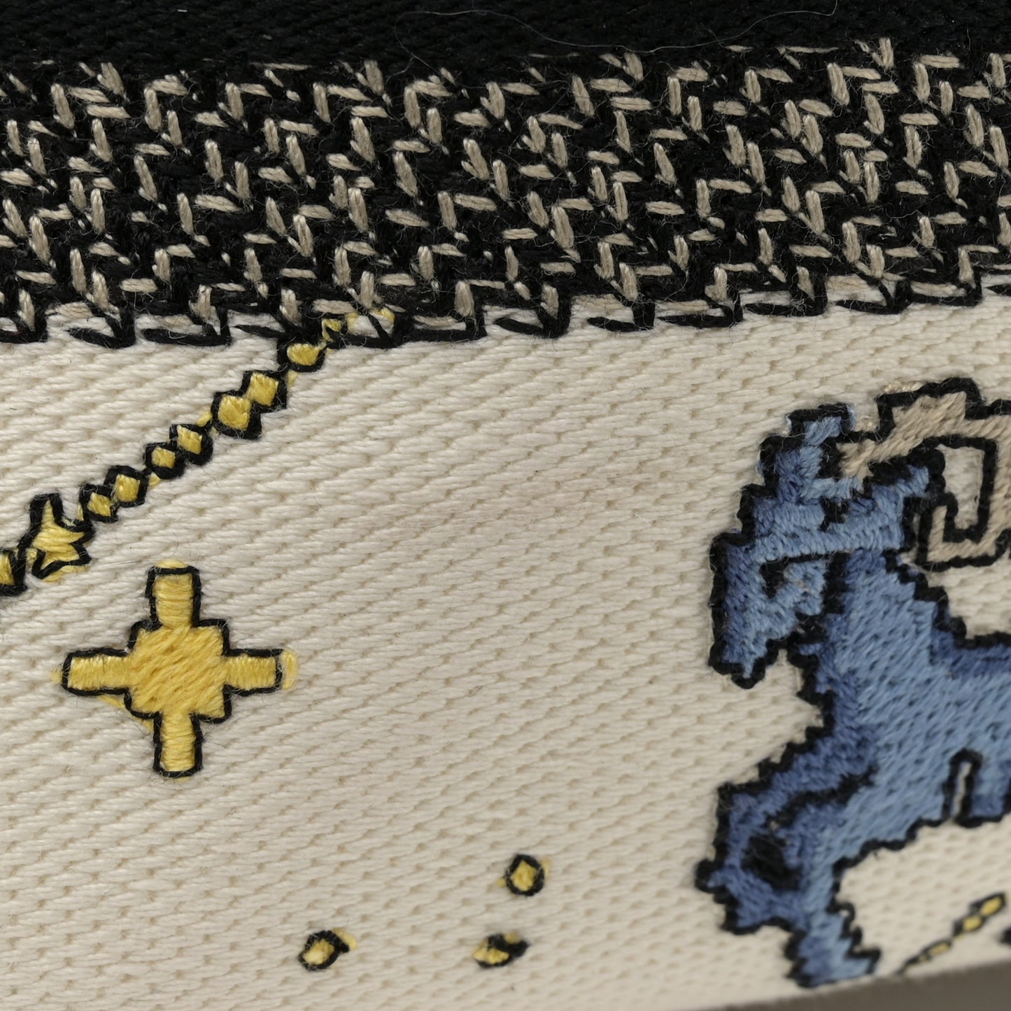 Canvas Pixel Zodiac Embroidered Medium Lady D-Lite Ecru Multicolor