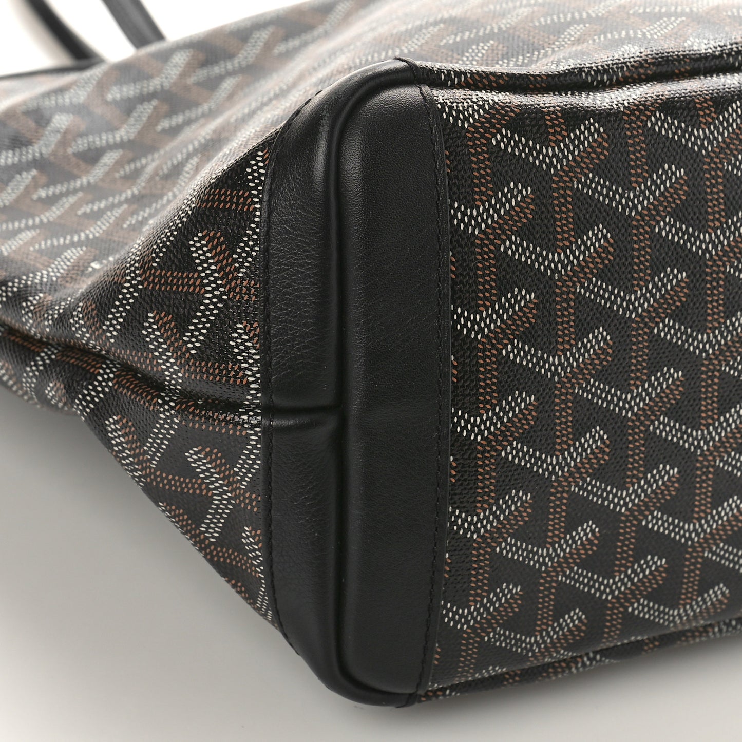 Goyardine Artois PM Black