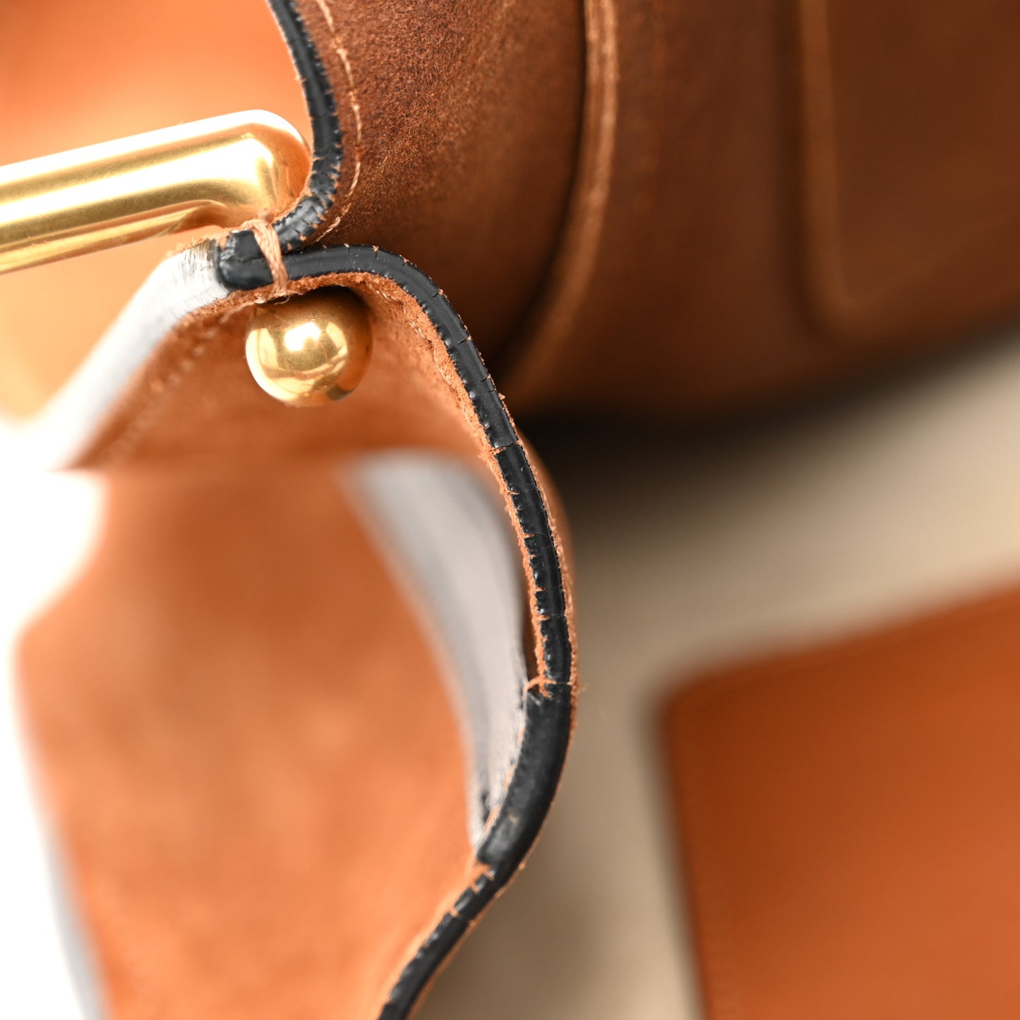 Suede Small Hayley Hobo Caramel