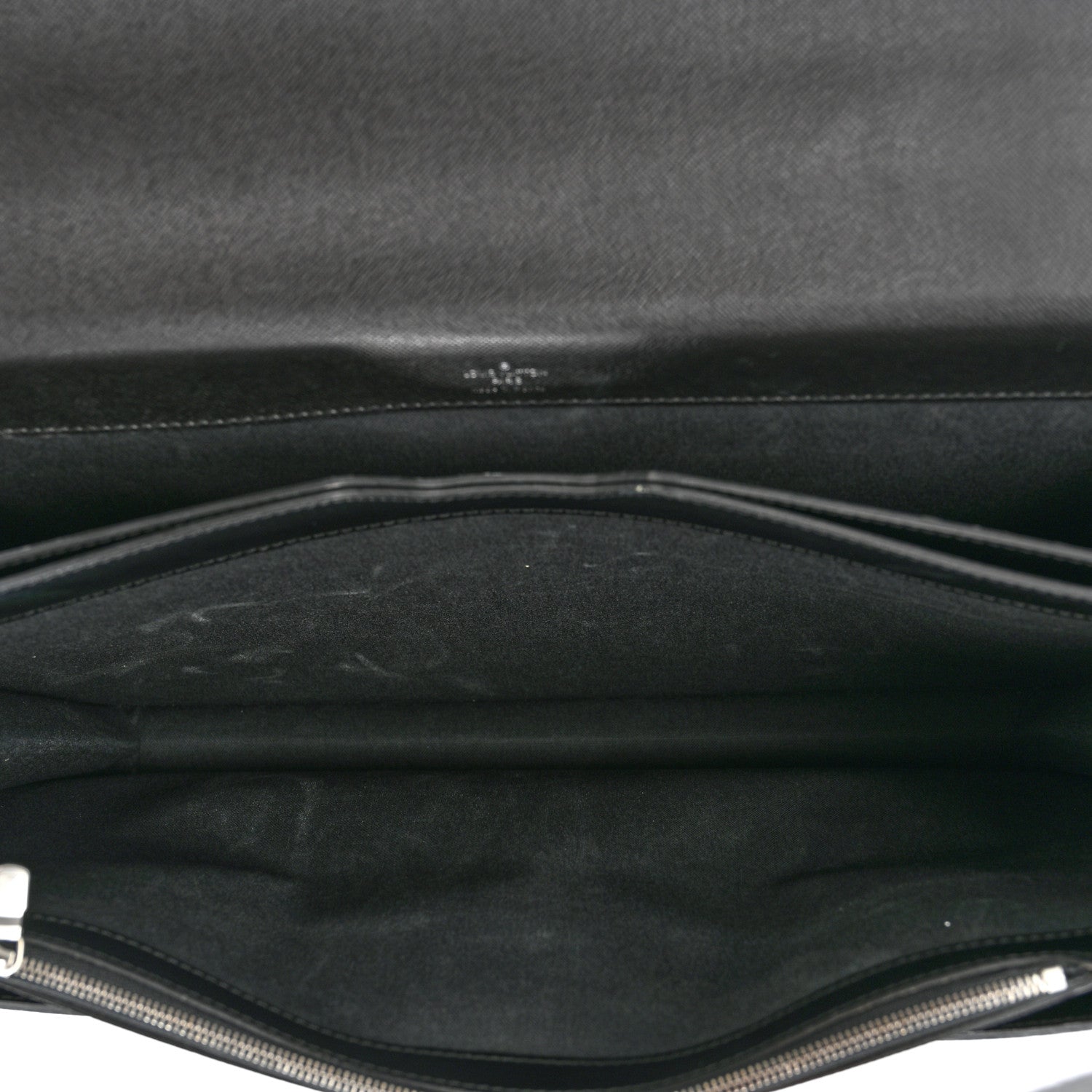 Louis Vuitton Taiga Robusto 2 Compartment Briefcase Black 6 of 18