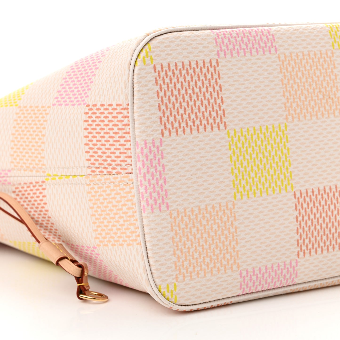 Damier Giant Neverfull MM Peach