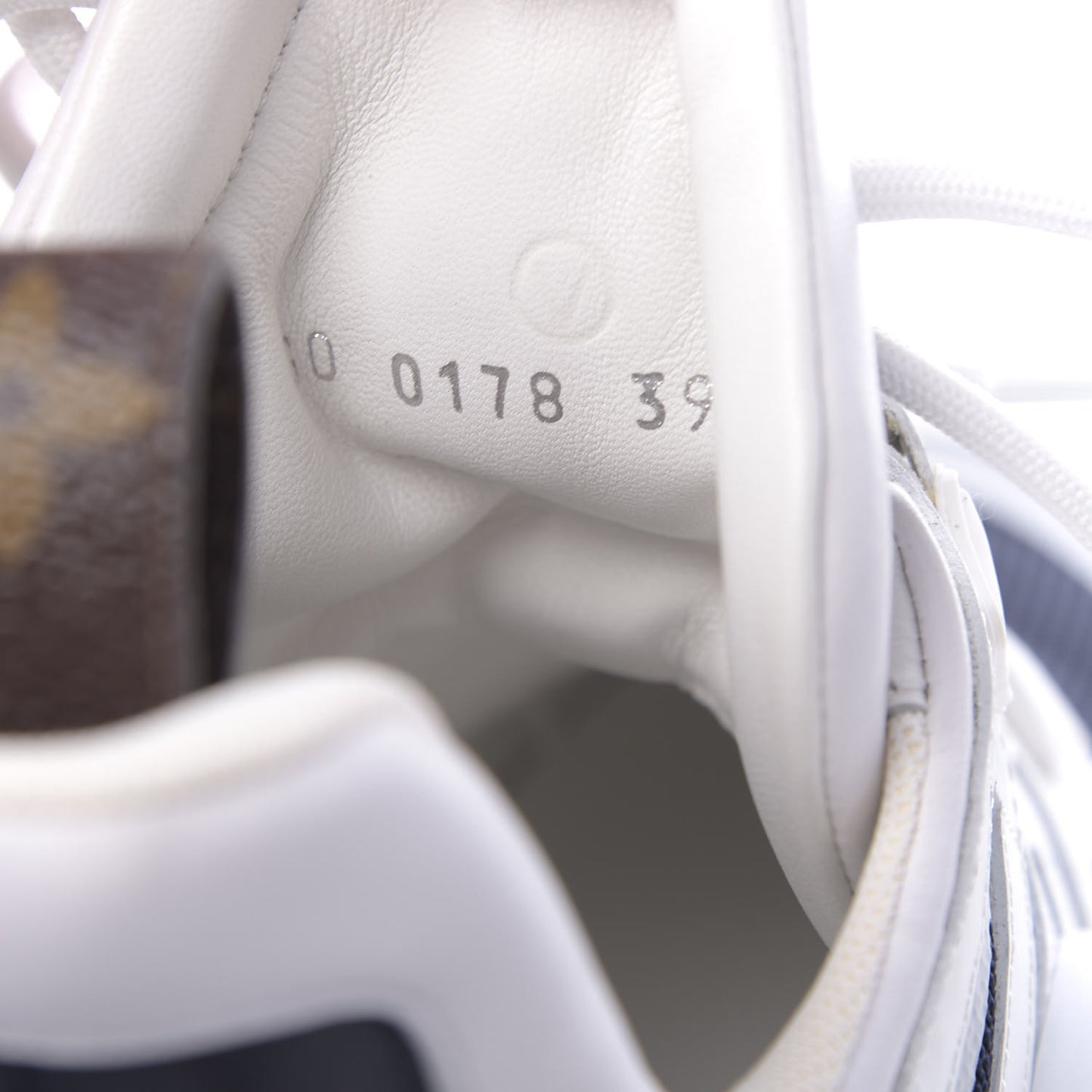 Calfskin Technical Nylon LV Archlight Sneakers 39 Marine