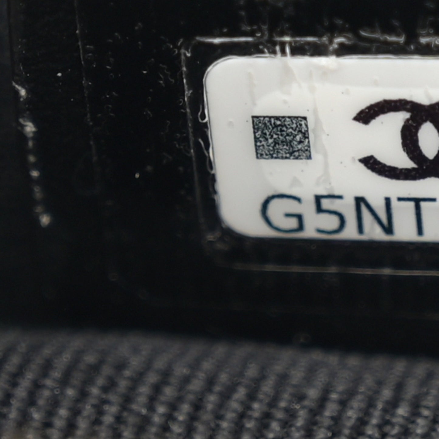 Shiny Caviar Quilted Bow Pouch Hobo Black