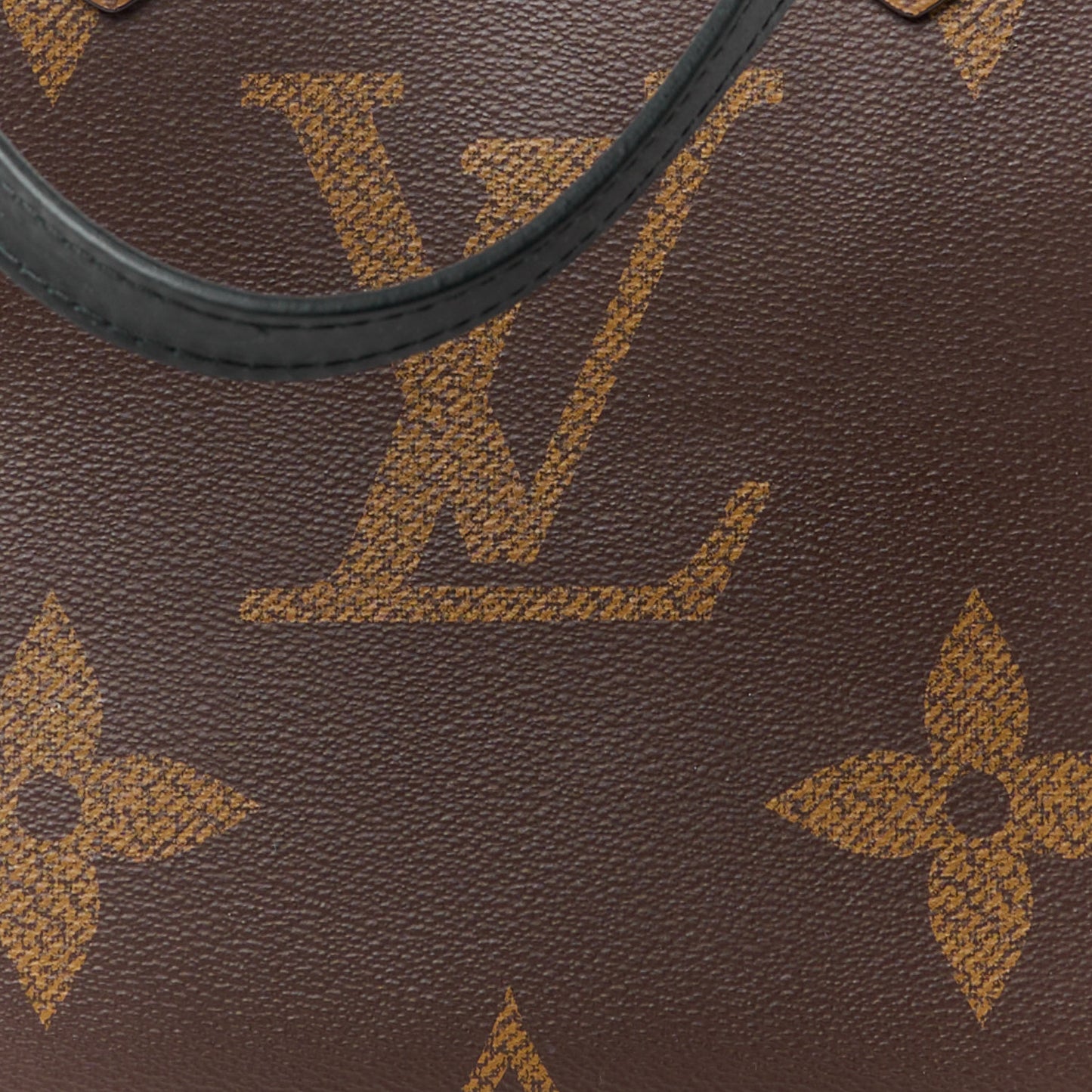 Reverse Monogram Giant Onthego MM