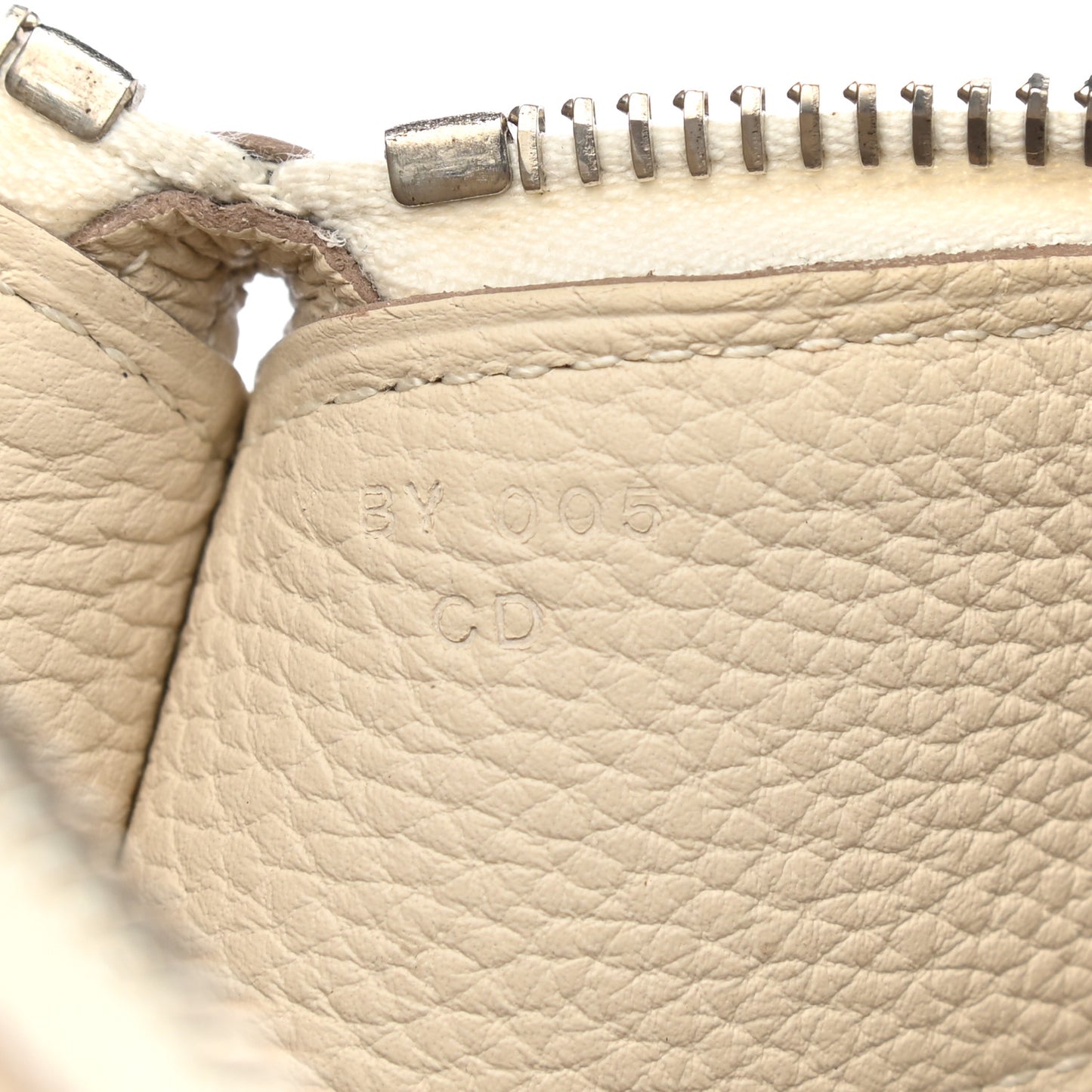 Togo Medium Bazar Pouch Craie