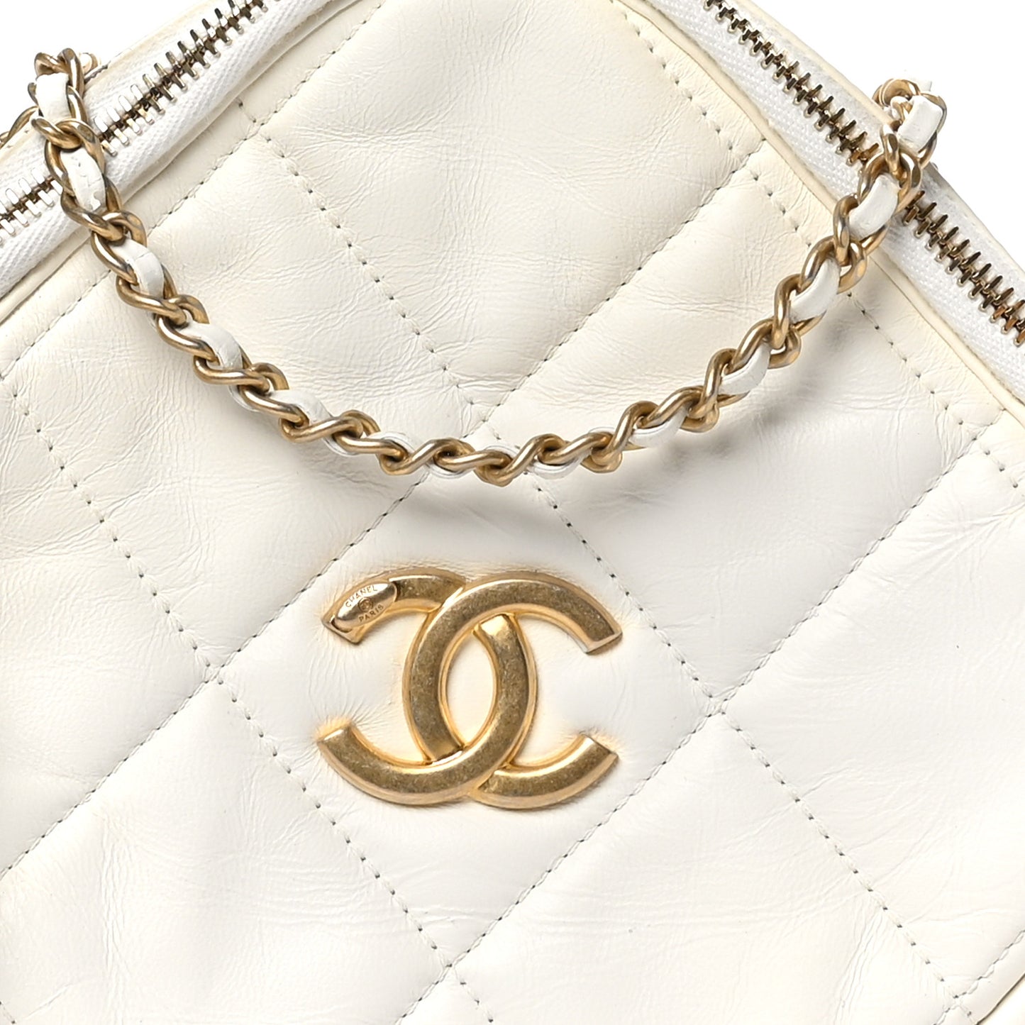 Lambskin Quilted Diamond Clutch With Chain White