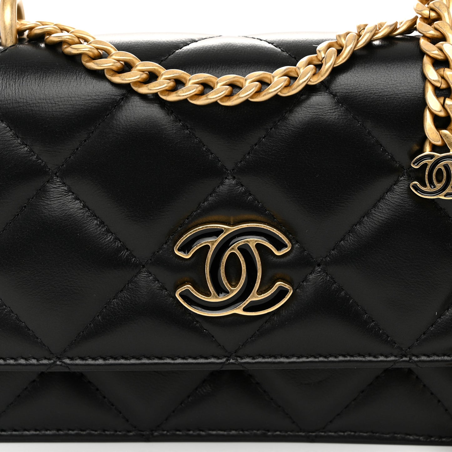 Lambskin Enamel Quilted Pending CC Clutch With Chain Black
