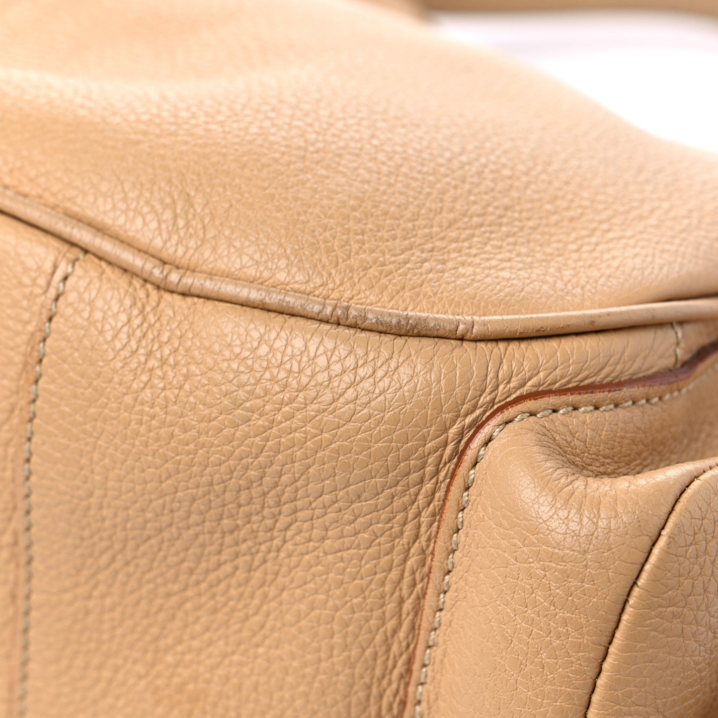 Vitello Daino Buckle Shoulder Bag Sabbia