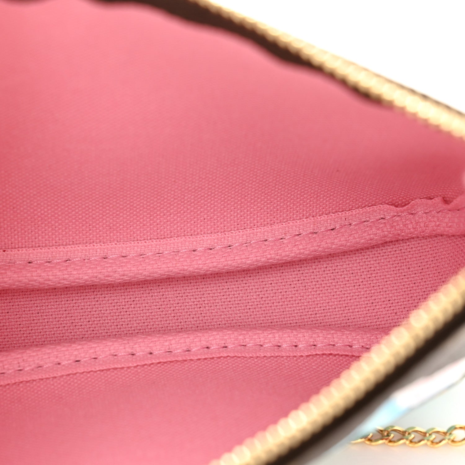 Louis Vuitton Monogram 2023 Christmas Animation Alpine Pochette Accessories Pink 5 of 9