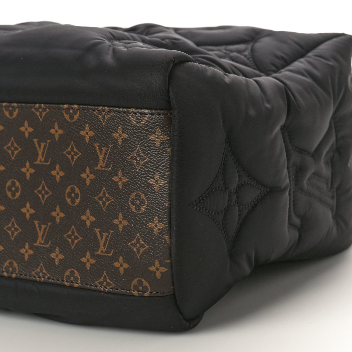 Louis Vuitton Econyl Monogram Pillow Giant Onthego MM Black 9 of 9