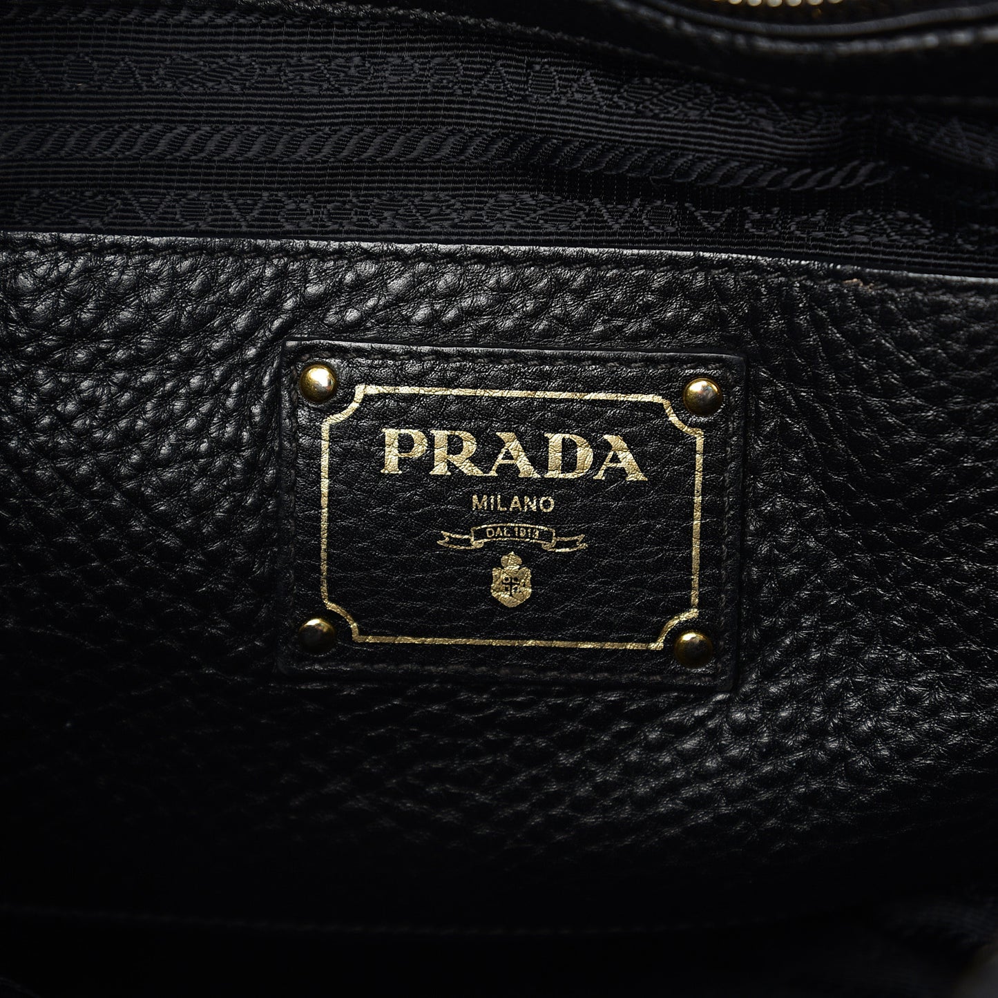 Vitello Daino Side Pocket Tote Black