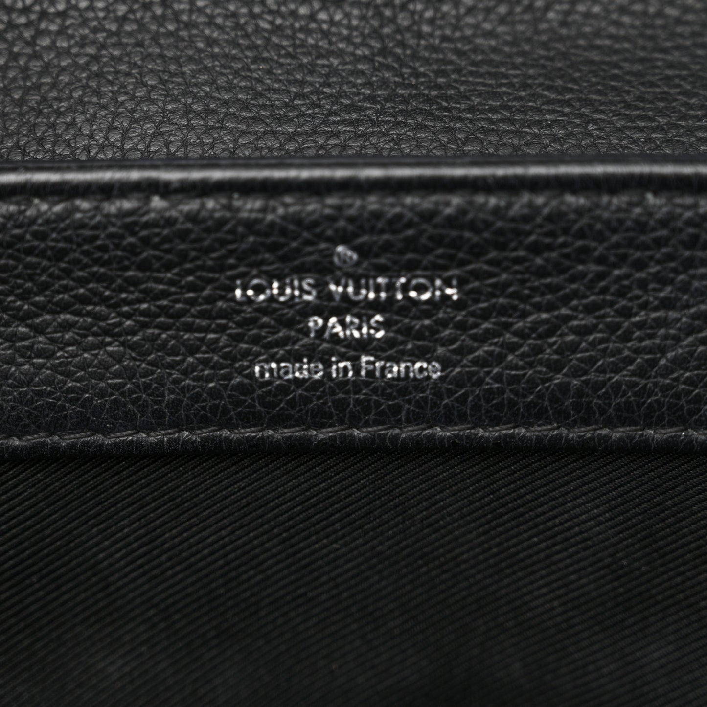 Calfskin Lockme II Chain Bag BB Black