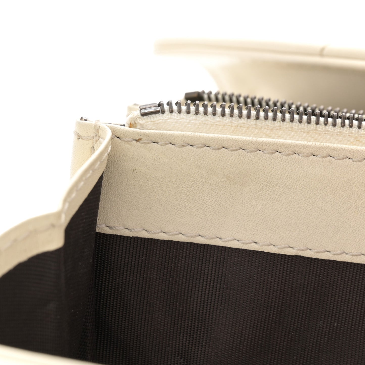 Calfskin Matelasse GG Marmont Chain Wallet Mystic White