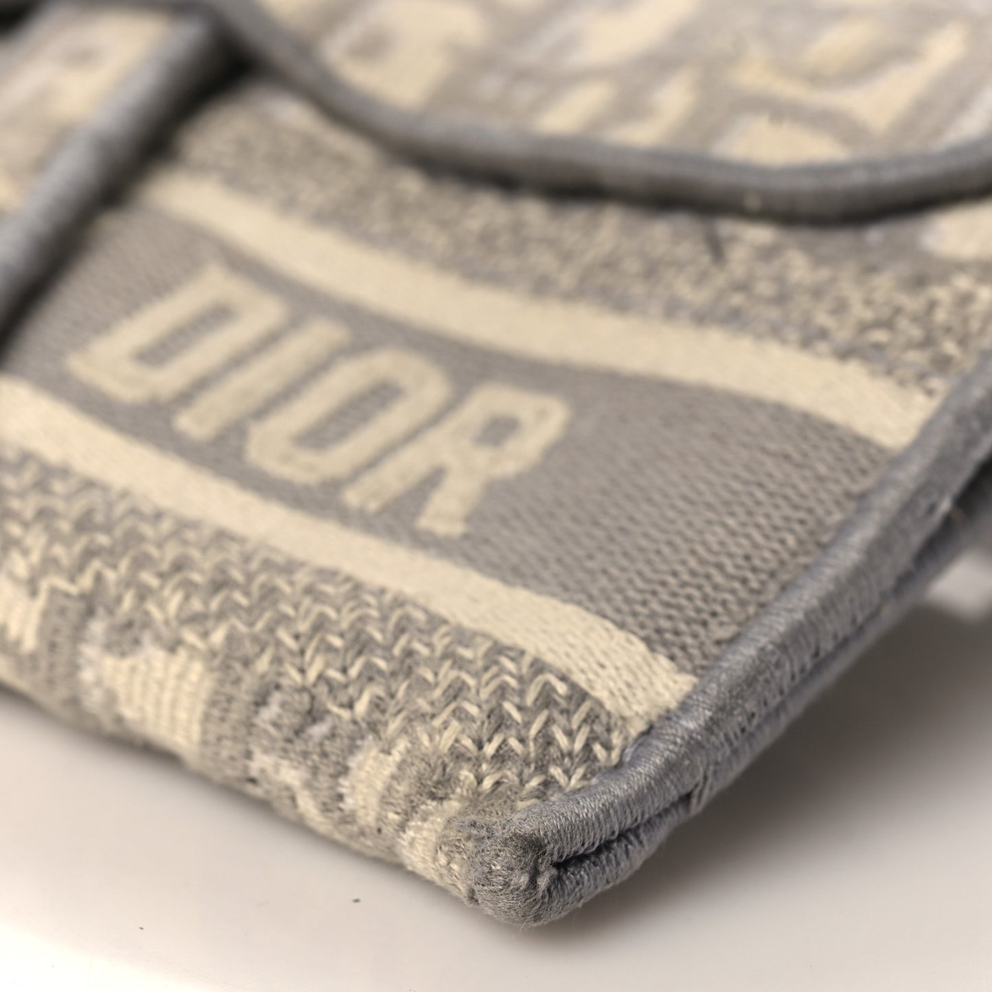 Oblique Slim Saddle Pouch Grey