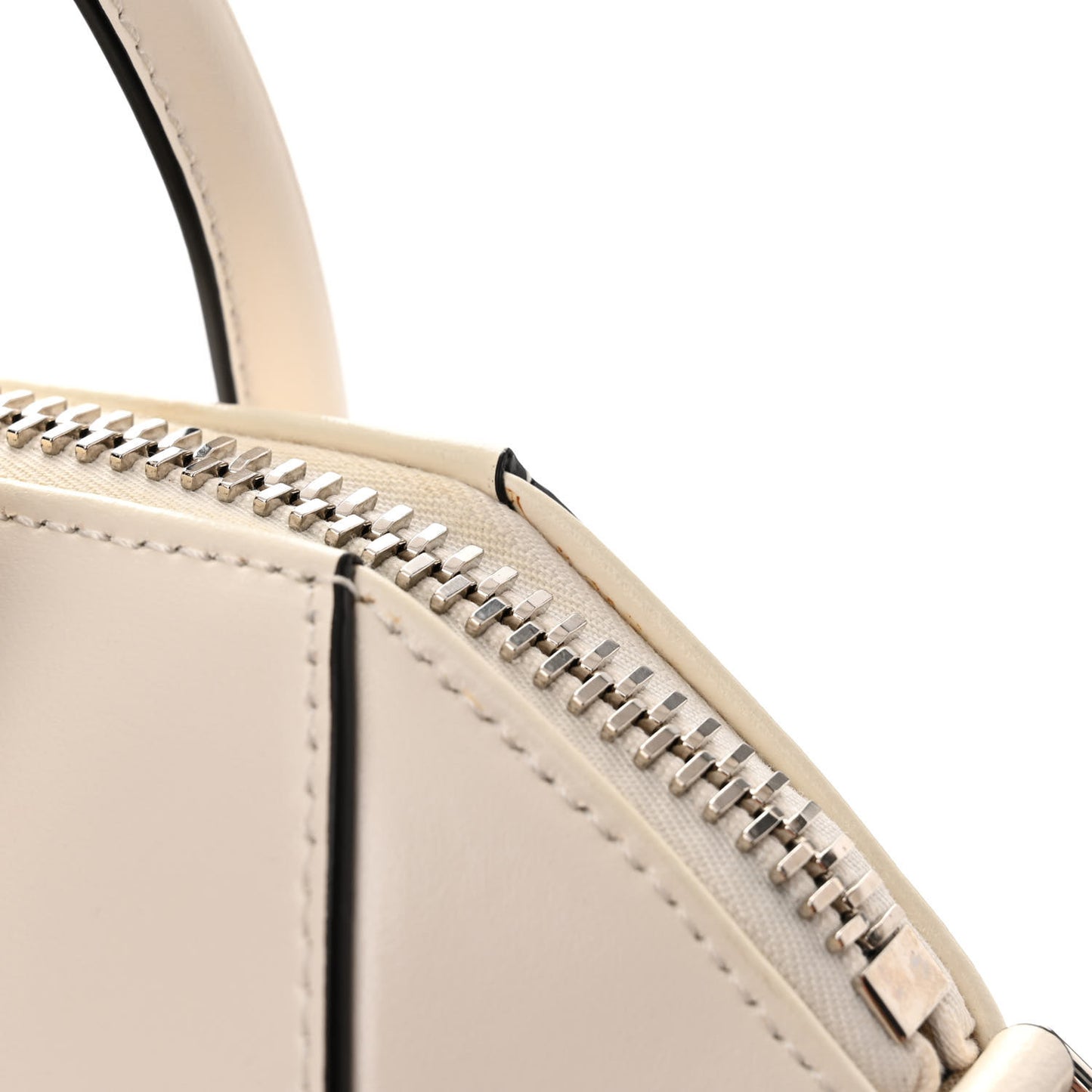 Crinkled Patent Calfskin Mini Antigona Ivory