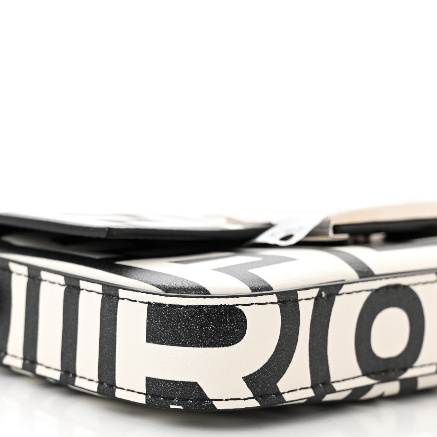 X MARC JACOBS Nappa Vitello King Logo Print Phone Baguette White Black