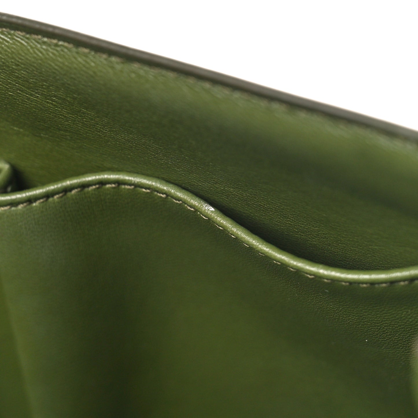 Box Calfskin Classic Box Medium Flap Bag Army Green