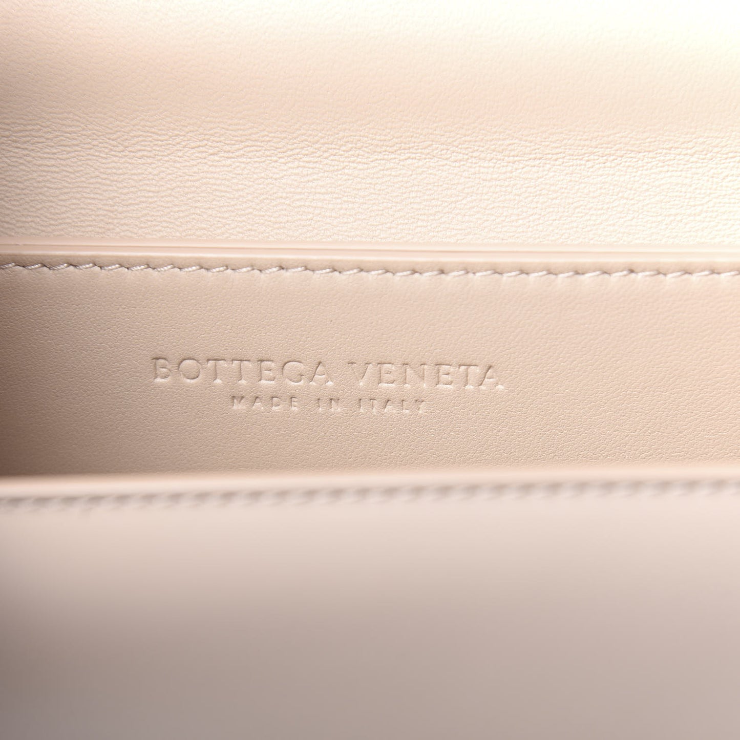 Spazzolato Calfskin Classic Mini BV Bag Nude