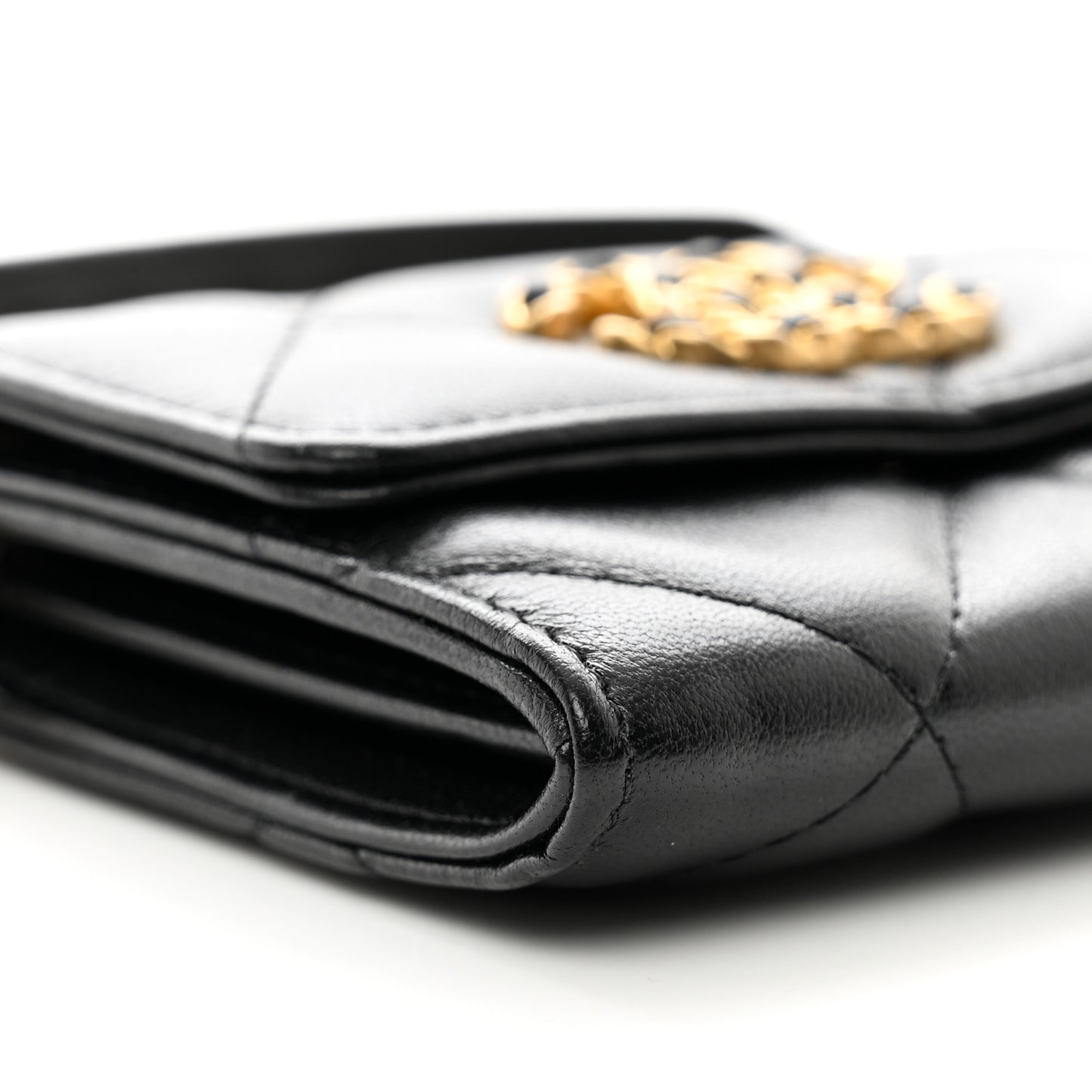 Shiny Goatskin Quilted Chanel 19 Flap Coin Purse With Chain Black