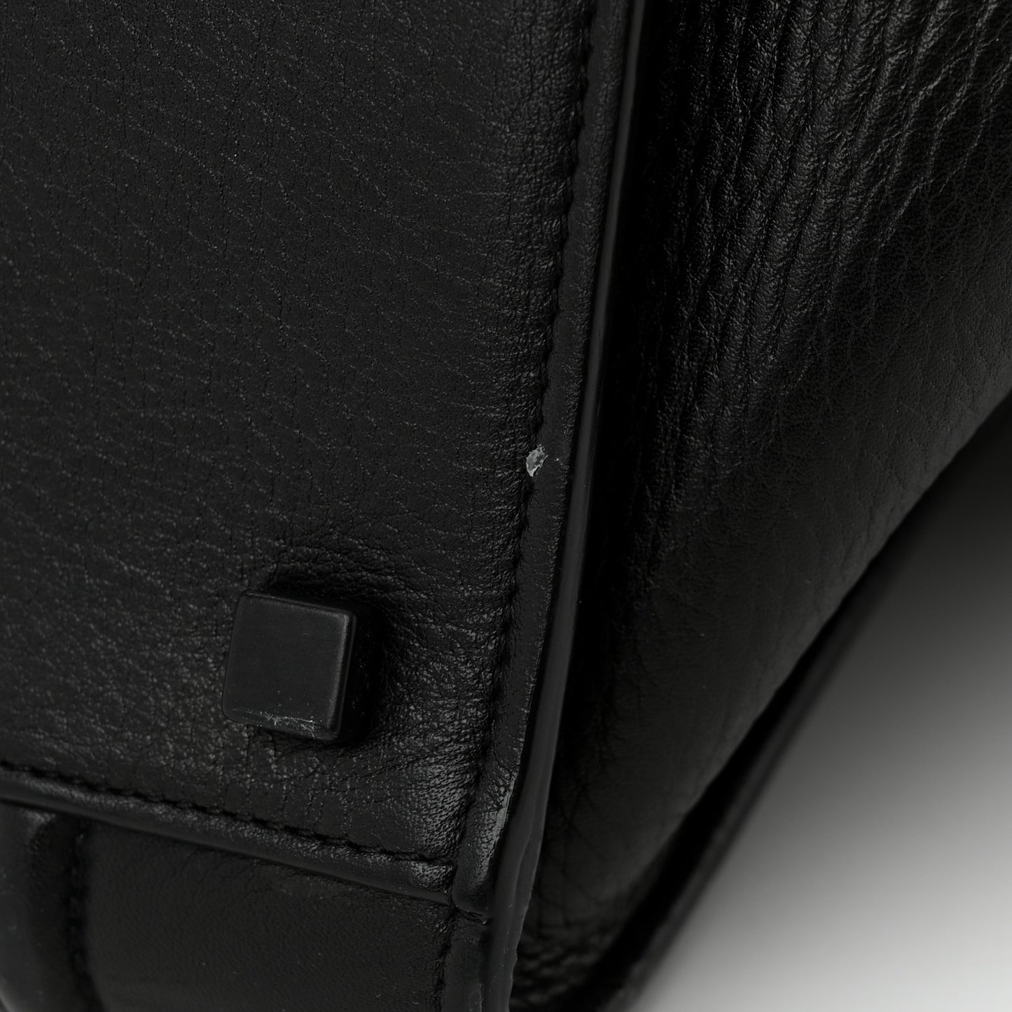 Grained Calfskin Medium Phantom Luggage Black