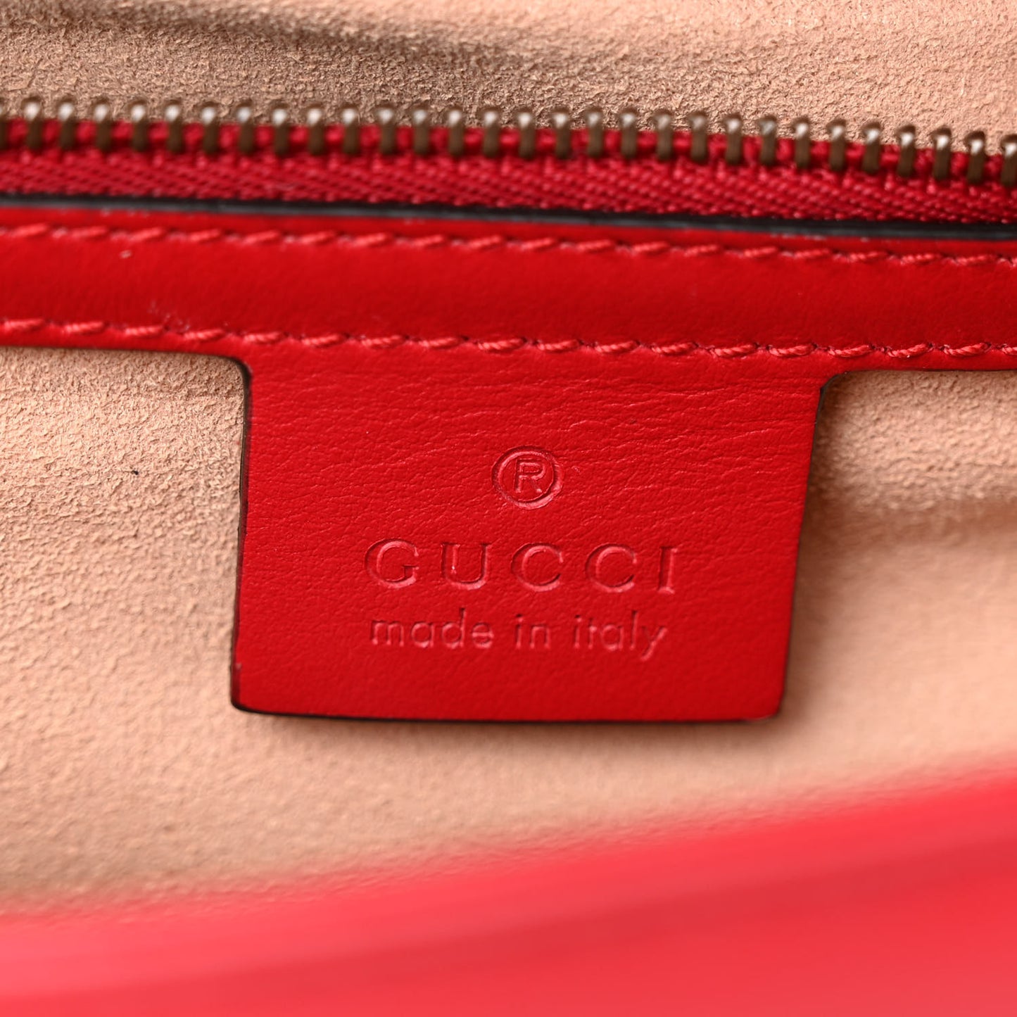 Calfskin Matelasse Small GG Marmont Shoulder Bag Hibiscus Red
