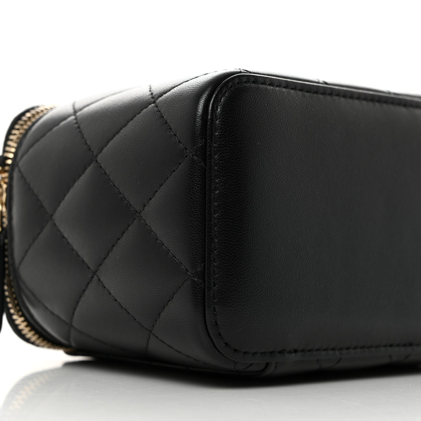Lambskin Quilted Small Top Handle Vanity Case With Chain Black