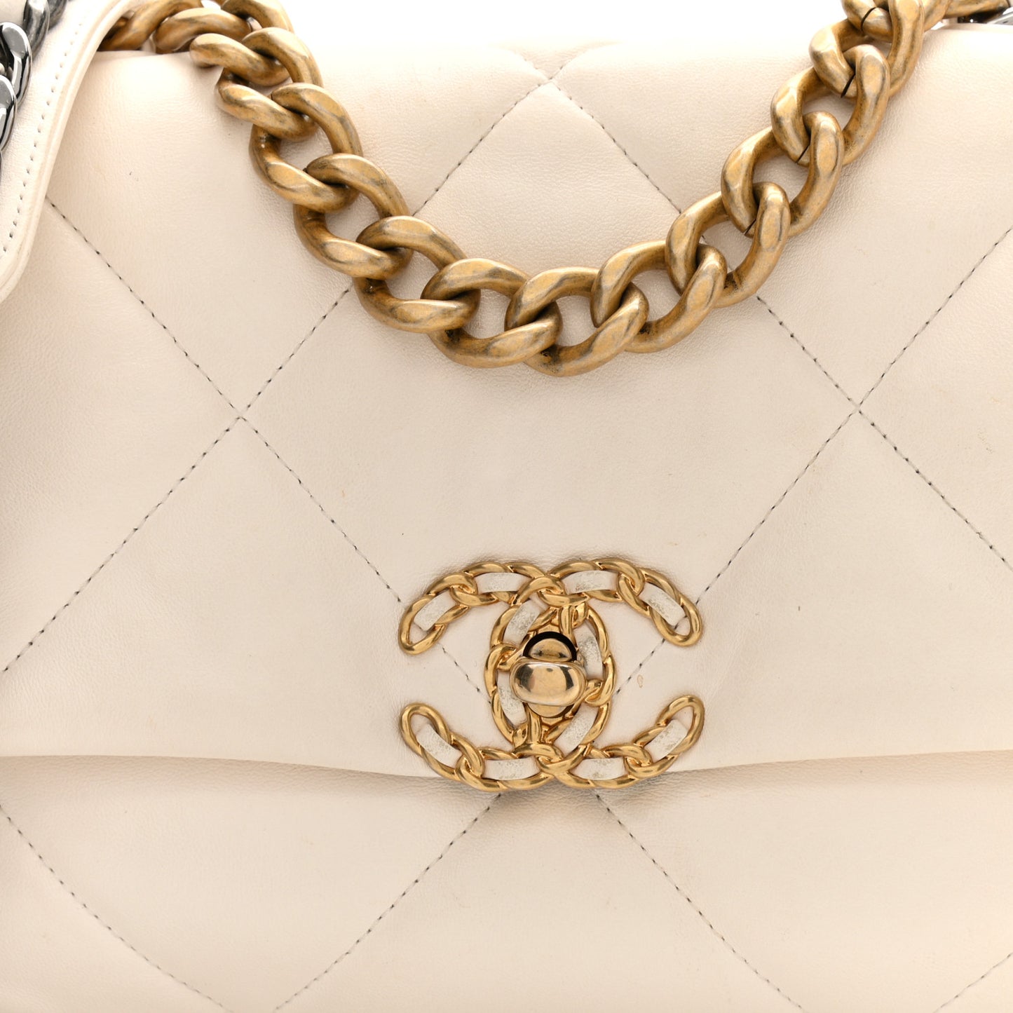 Lambskin Quilted Medium Chanel 19 Flap White