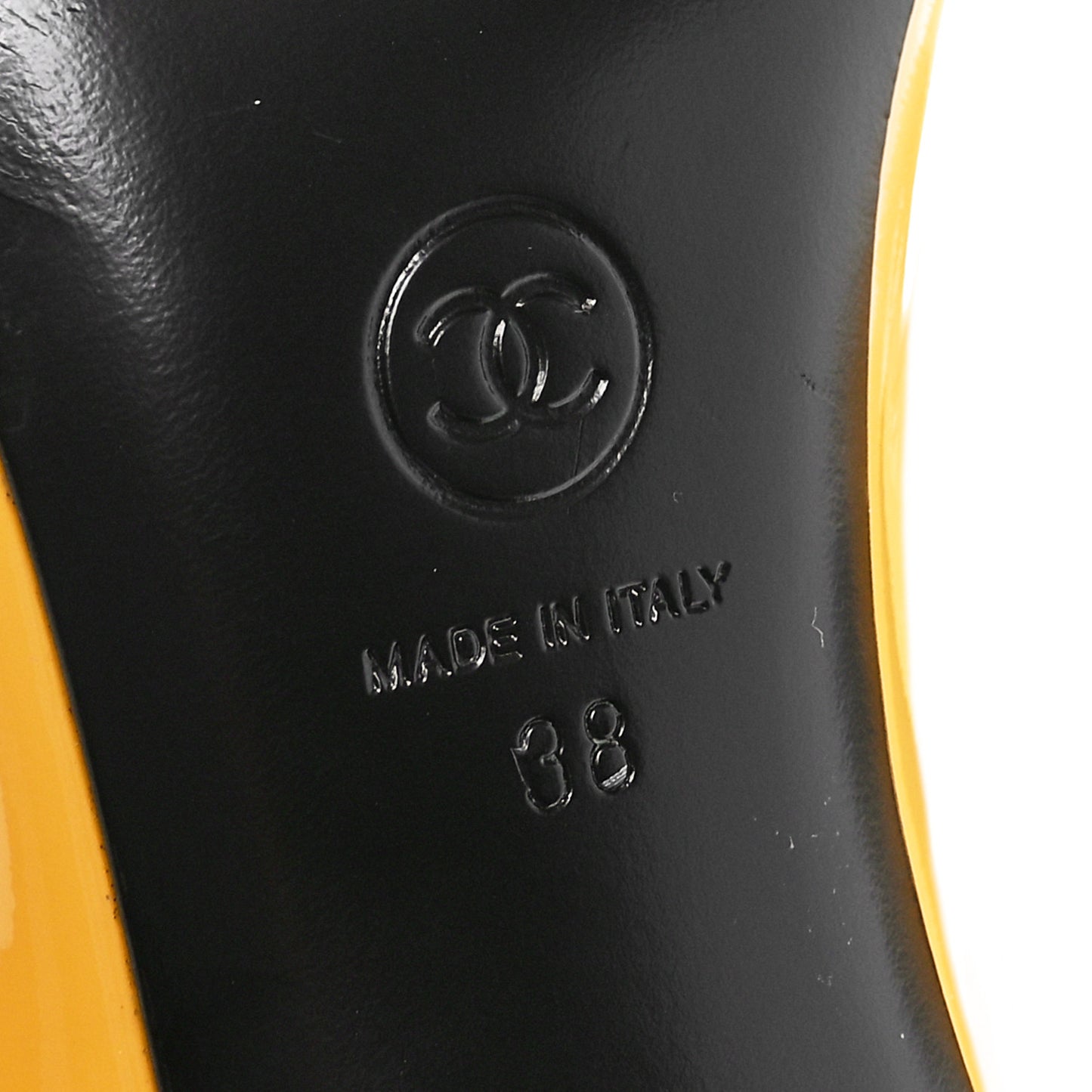 Patent Calfskin Pumps 38 Black Yellow