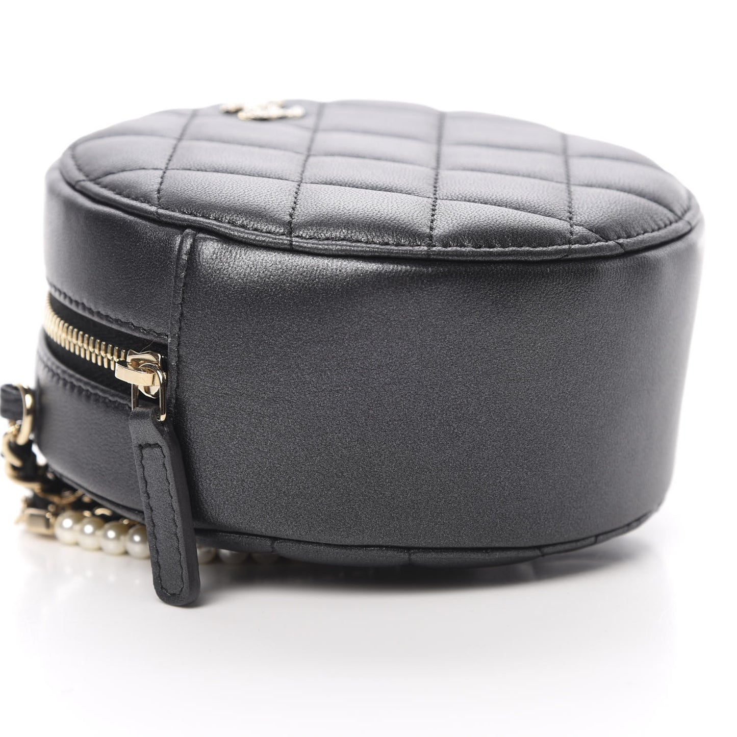 Iridescent Lambskin Quilted Pearl Round Clutch With Chain Black