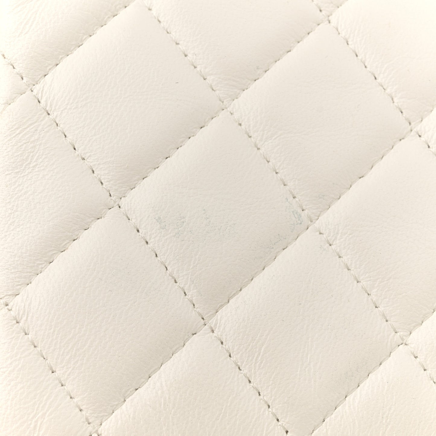 Shiny Crumpled Lambskin Quilted Trendy Chain Around Hobo White