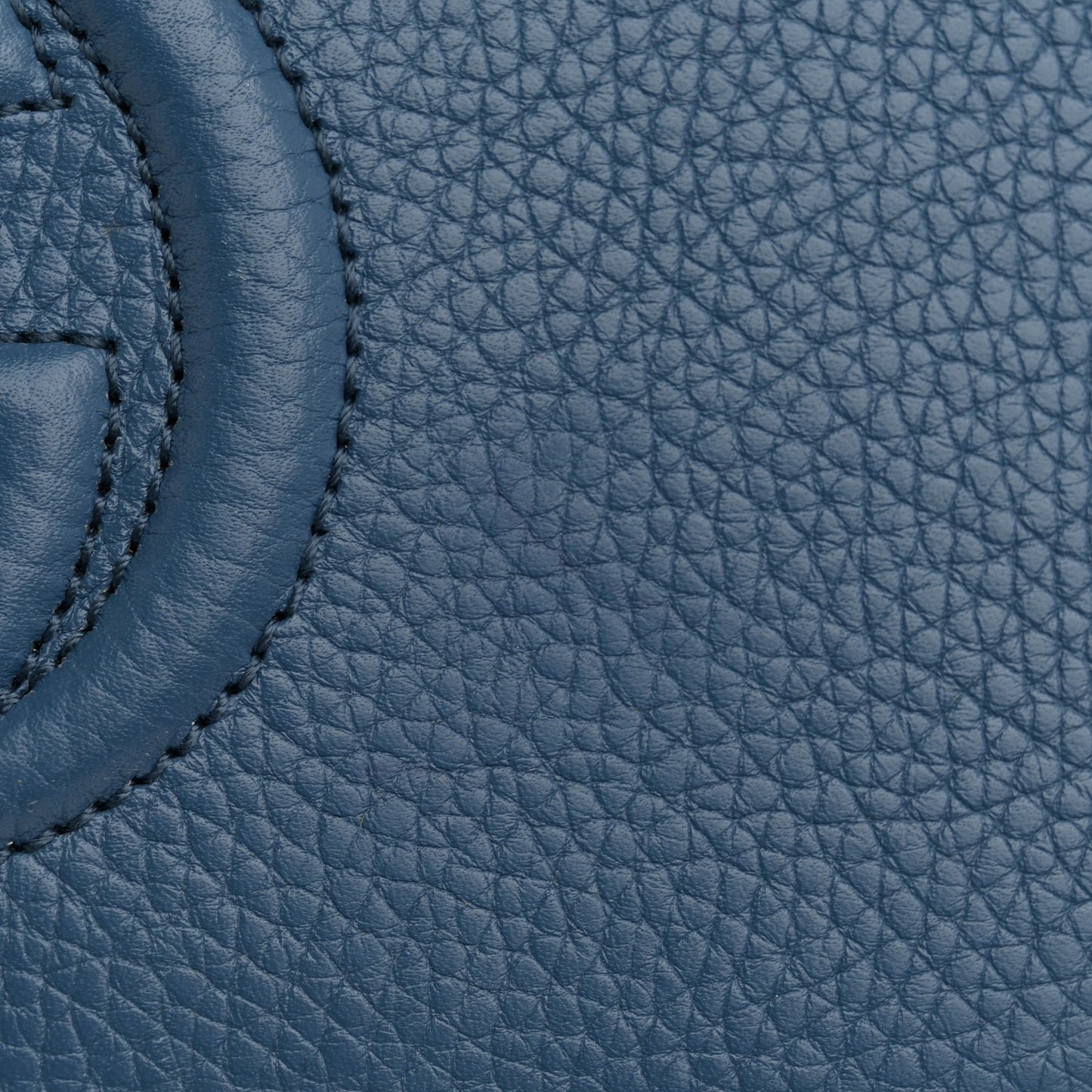 Pebbled Calfskin Soho Wallet on Chain Caspian