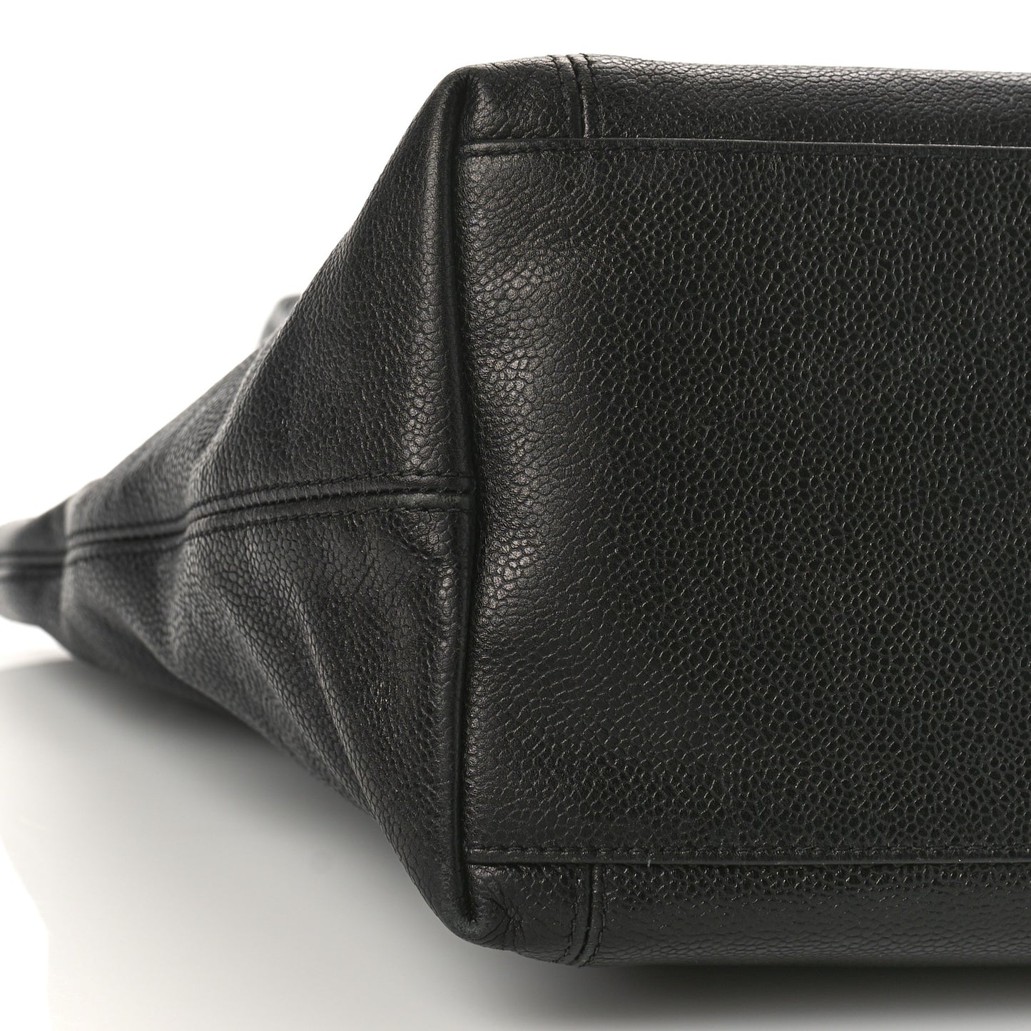 Caviar CC Tote Black