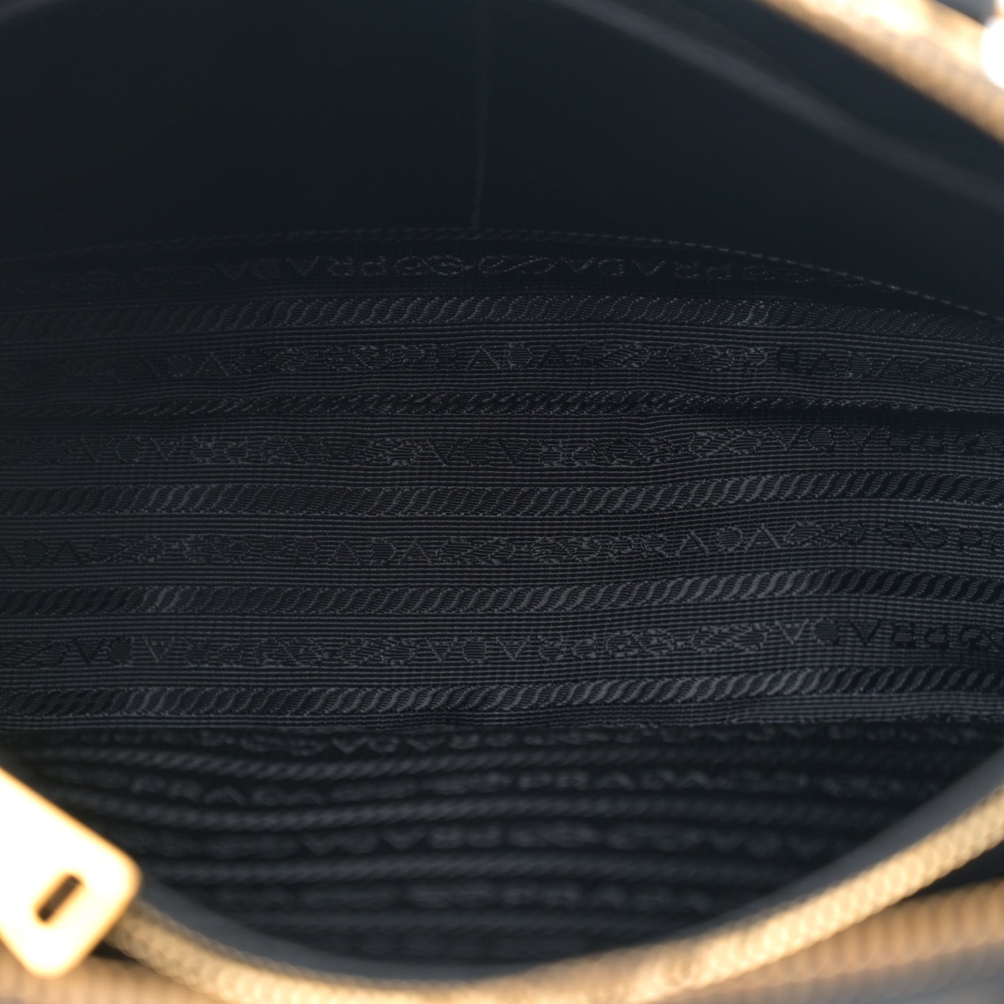 Saffiano Lux Medium Promenade Tote Black