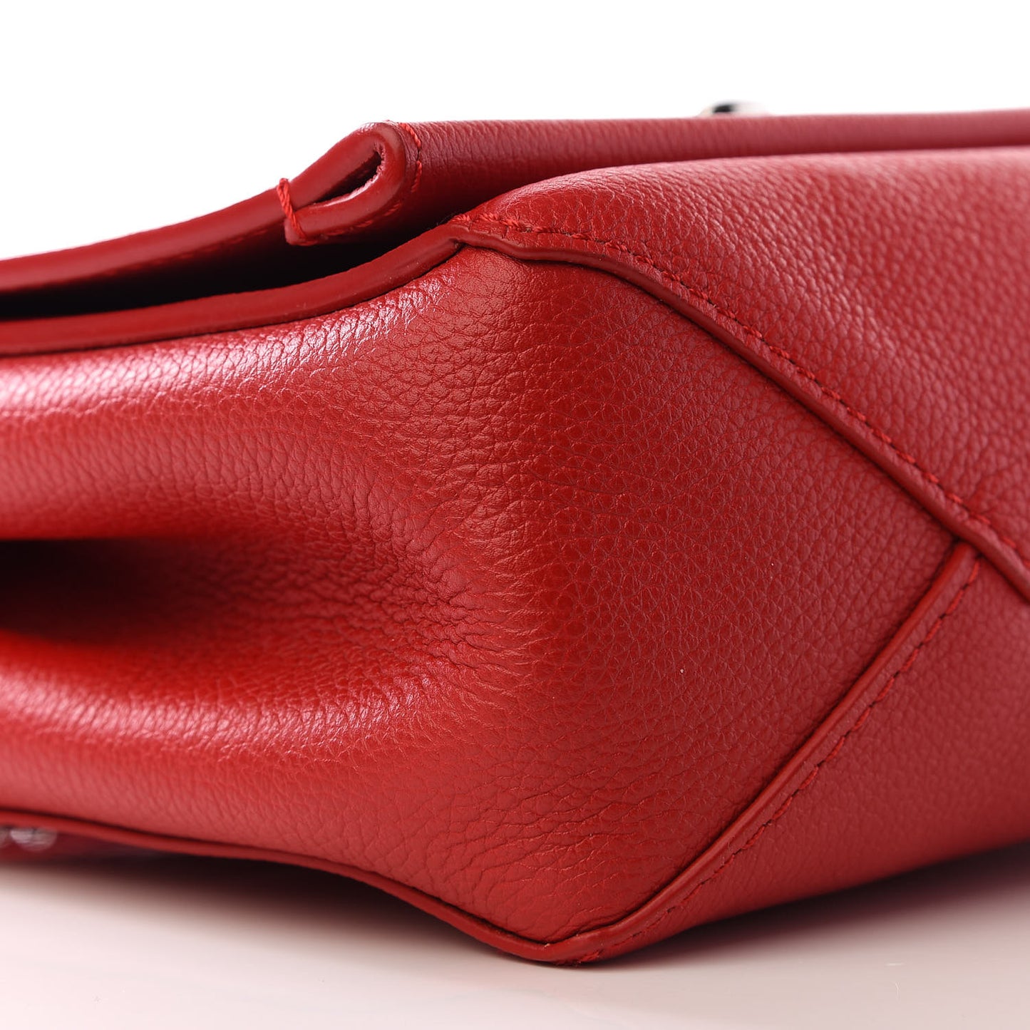 Calfskin Lockme II Chain Bag BB Rubis