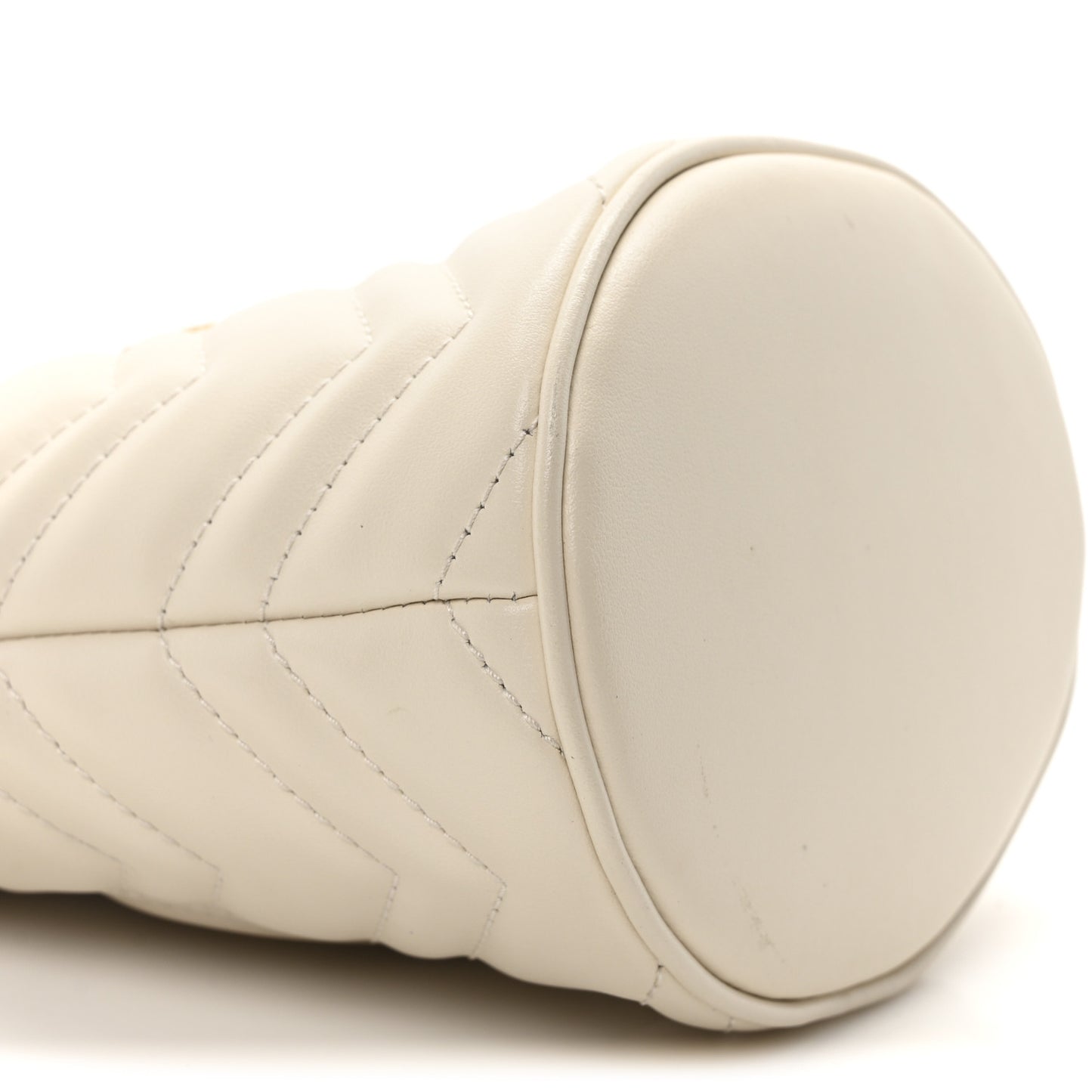 Calfskin Matelasse Mini GG Marmont 2.0 Bucket Bag White